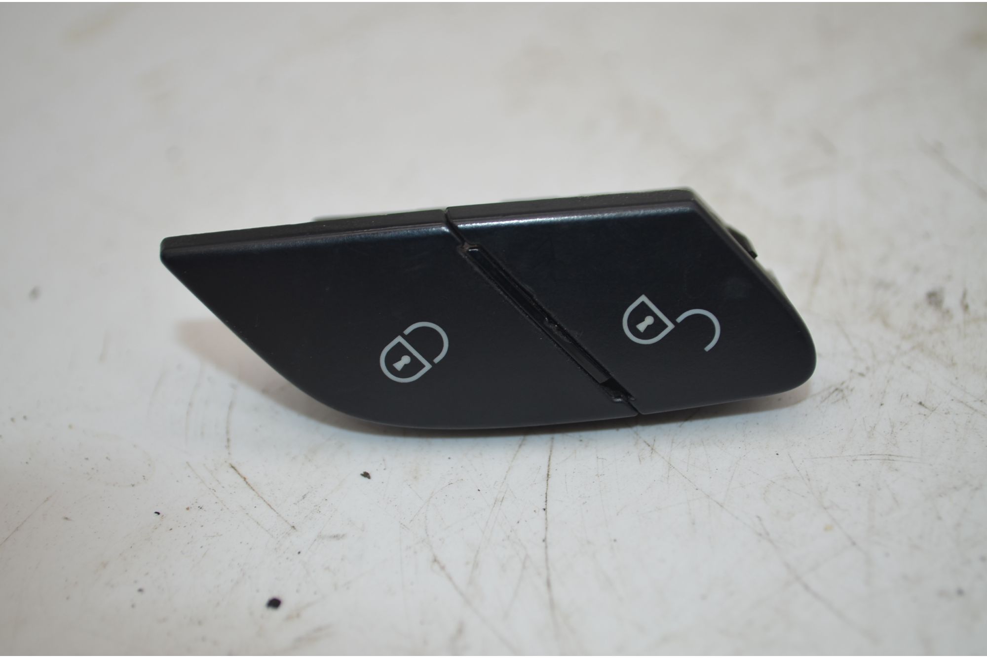 Pulsante chiusura centralizzata Mercedes Classe ML W164 Dal 2005 al 2011 Cod A2518200910  1748437260329