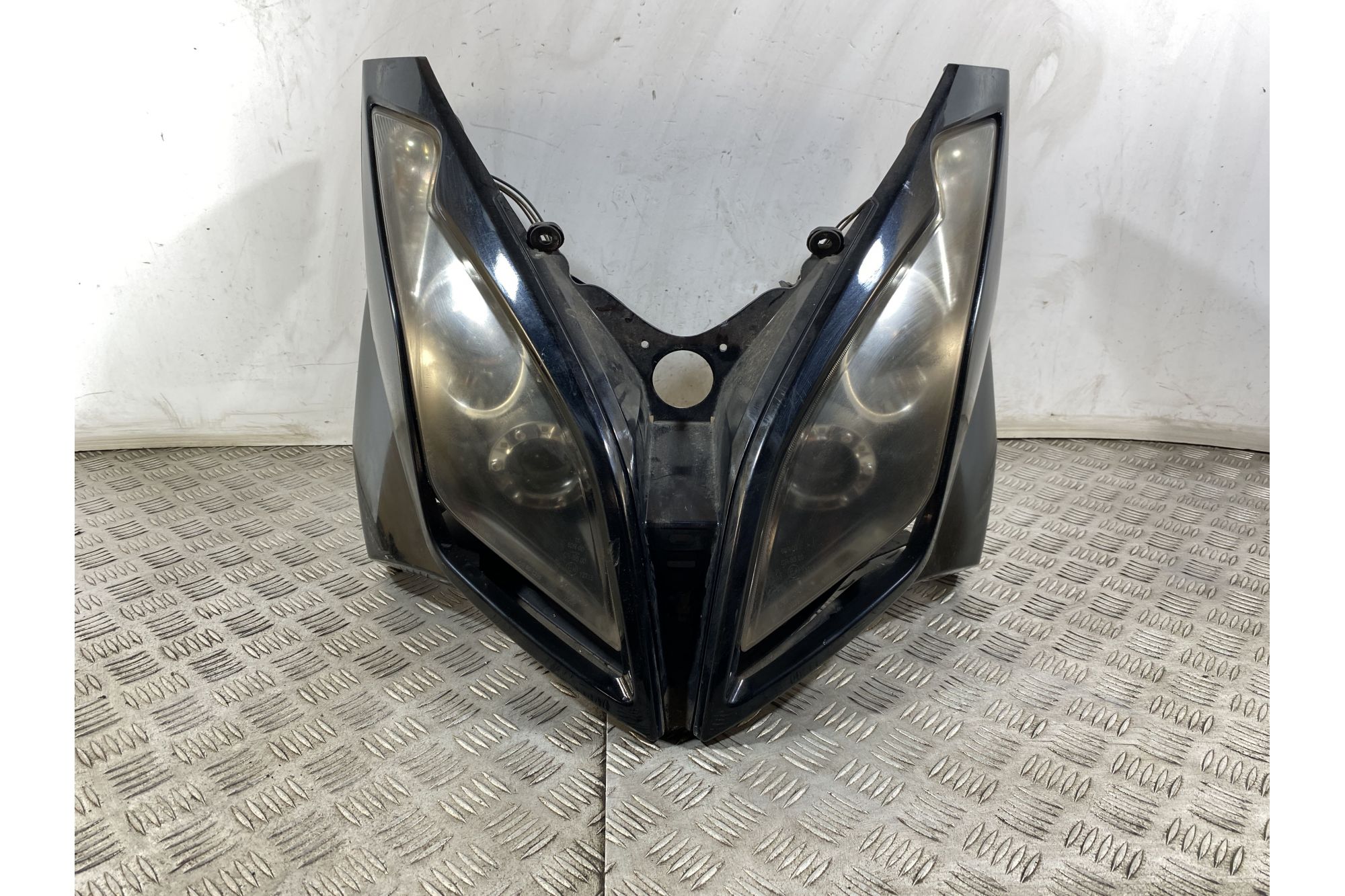 Carena Scudo Anteriore Con Fari Kymco Downtown 300 dal 2009 al 2014  1748525664565