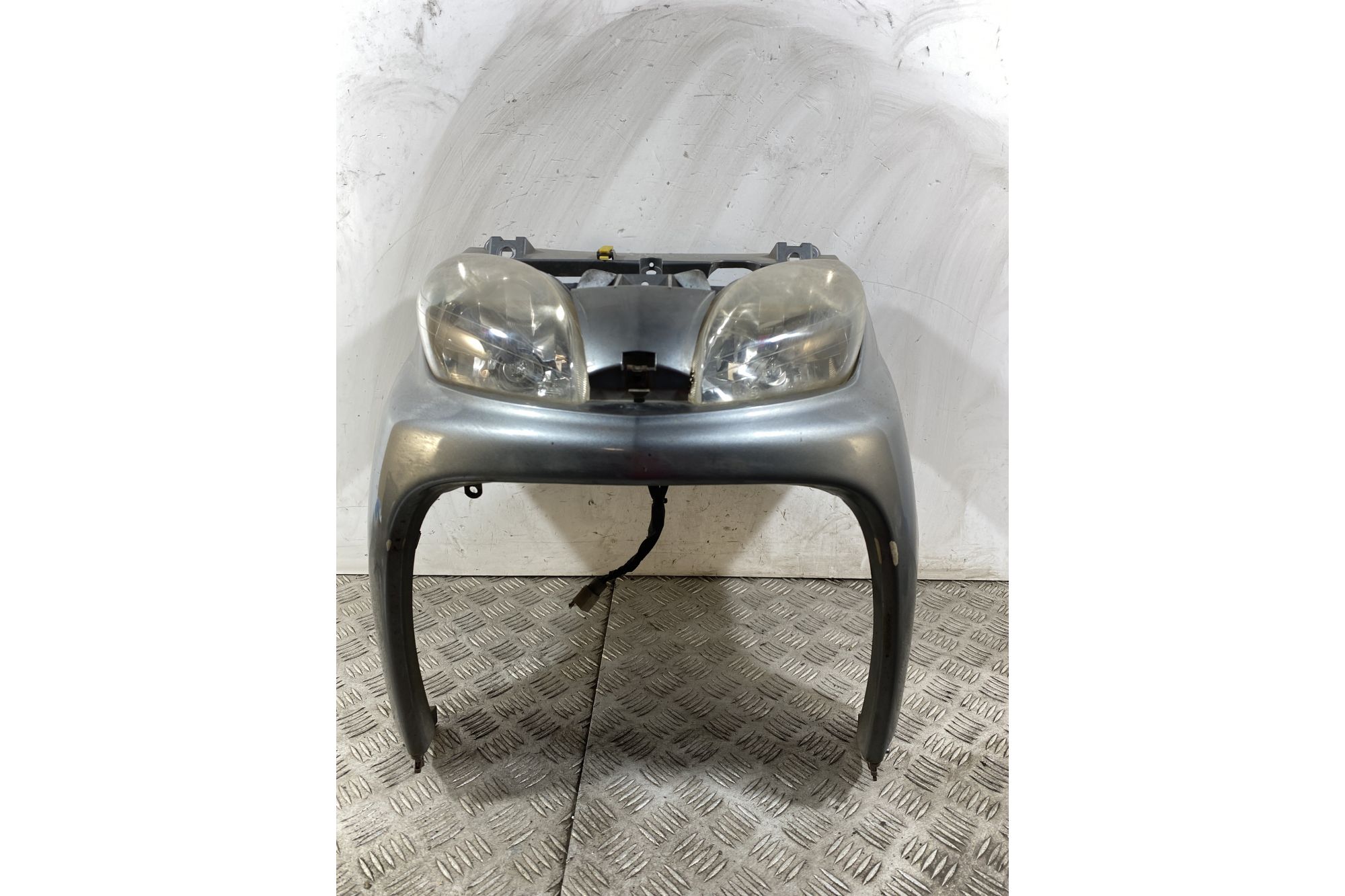 Carena Scudo Anteriore Con Faro Yamaha Xmax X-max 250 dal 2005 al 2009  1748528018372