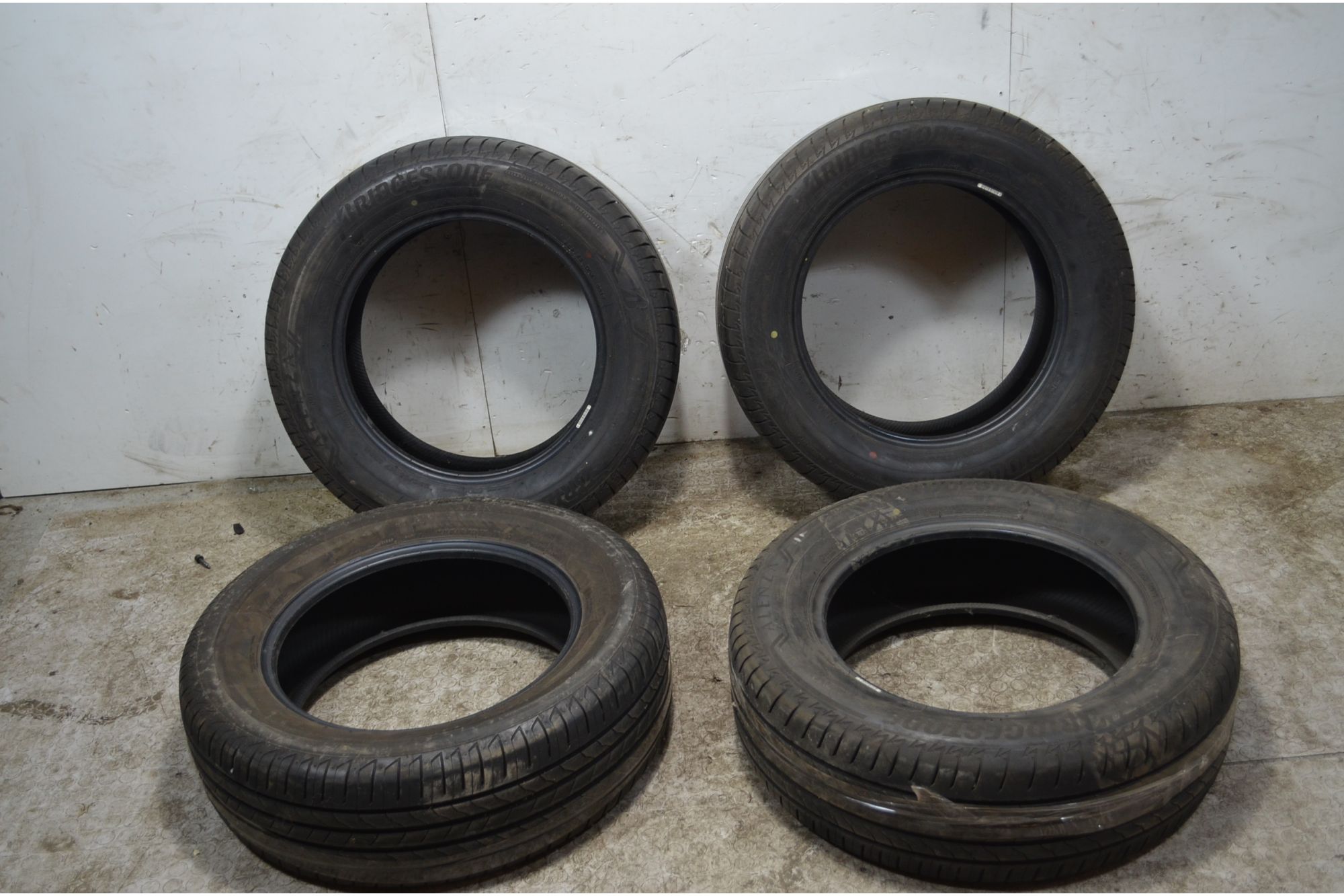 4 Gomme estive Misura 225/65 R17 102H Marca bridgestone  1748530989028