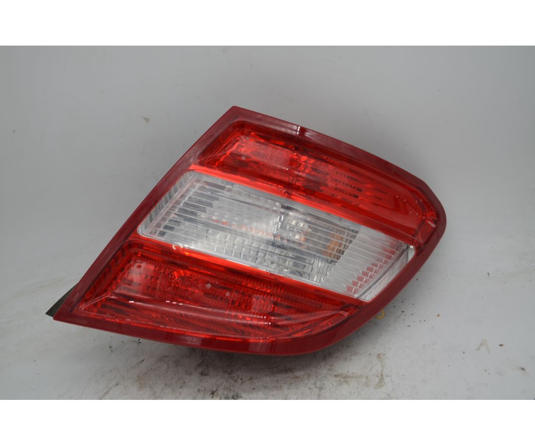 Fanale Stop Posteriore DX Mercedes Classe C W204 Dal 2007 al 2013 Cod A2049069202 1748588089749 Fanale Stop Posteriore DX Mercedes Classe C W204 Dal 2007 al 2013 Cod A2049069202 1748588089749