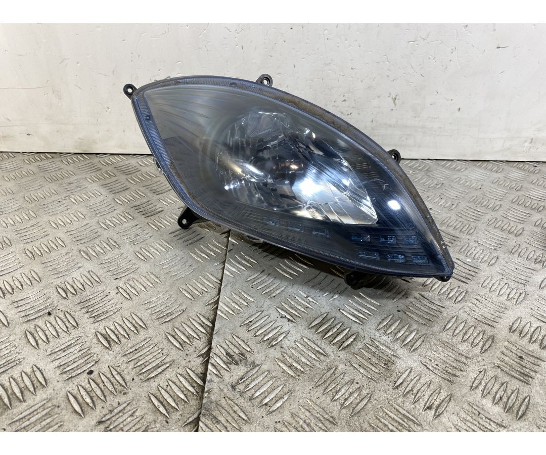 Faro Fanale Anteriore Destro Dx Kymco Xciting 300 R dal 2007 al 2014 1748609195985 Faro Fanale Anteriore Destro Dx Kymco Xciting 300 R dal 2007 al 2014 1748609195985