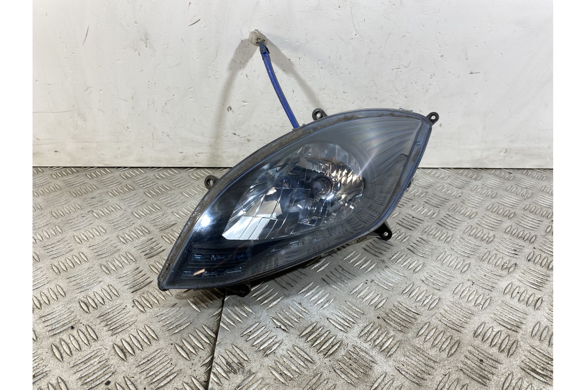 Faro Fanale Anteriore Sinistro Sx Kymco Xciting 300 R dal 2007 al 2014  1748609785971