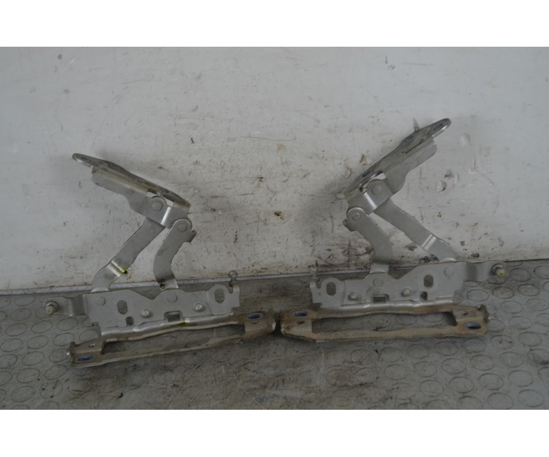 Cerniere Cofano Anteriore DX e SX Mercedes Classe C W204 Dal 2007 al 2013 Cod A2048800828 1748616672059 Cerniere Cofano Anteriore DX e SX Mercedes Classe C W204 Dal 2007 al 2013 Cod A2048800828 1748616672059