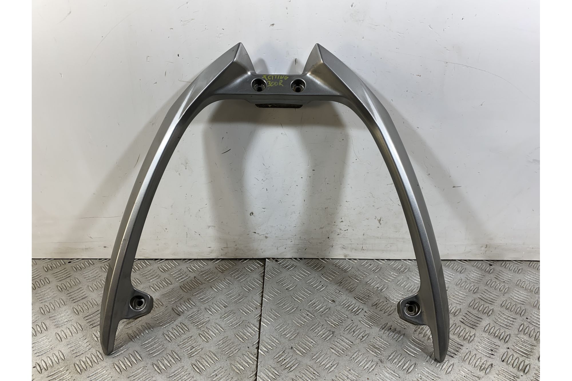 Maniglione Portapacchi Posteriore Kymco Xciting 300 R dal 2007 al 2014  1748934812489