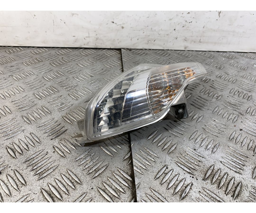 Freccia Posteriore Destra Dx Piaggio Beverly 300 dal 2011 al 2018 1748936714132 Freccia Posteriore Destra Dx Piaggio Beverly 300 dal 2011 al 2018 1748936714132