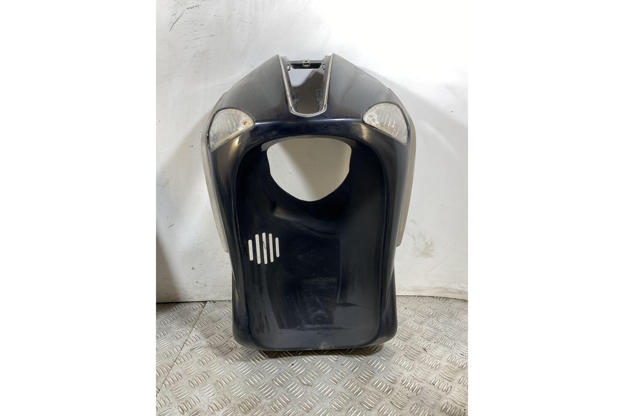 Carena Scudo Anteriore Con Frecce Piaggio Liberty RST 125 / 150 / 200 dal 2004 al 2016  1749027092368