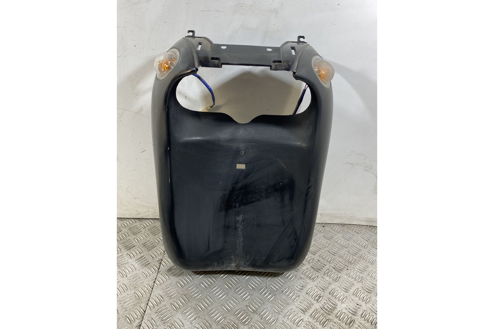 Carena Scudo Anteriore Con Frecce Kymco People 125 Dal 1999 al 2005  1749029123510