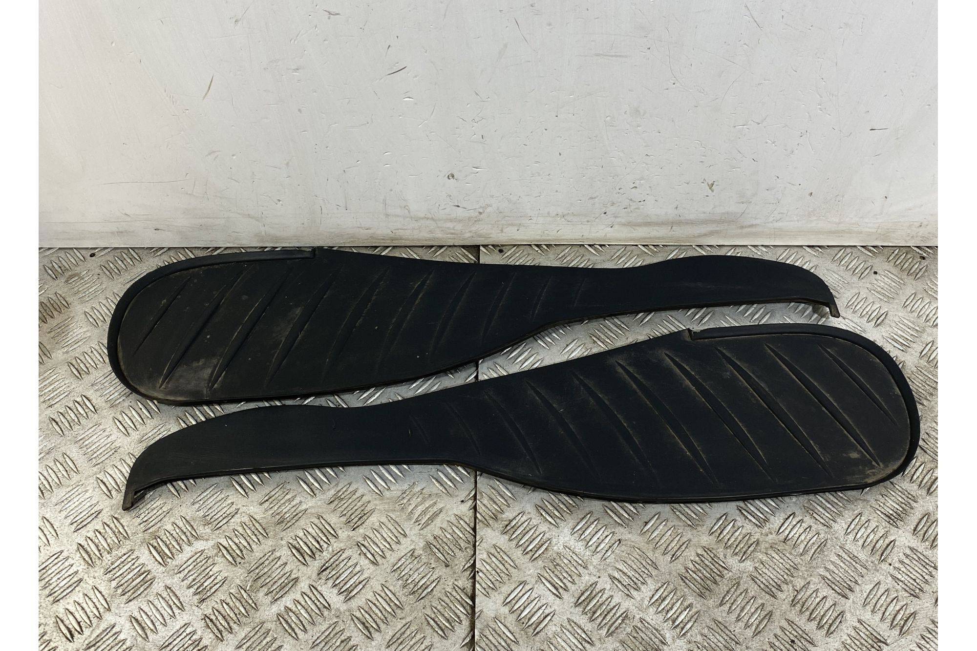 Coppia Tappetini Poggiapiedi BMW C1 200 Dal 2001 al 2002  1749120285971