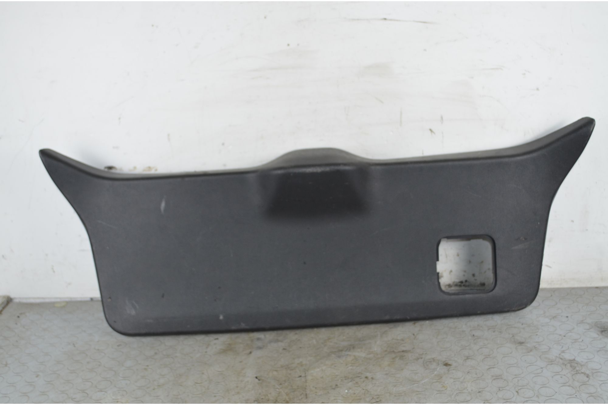 Rivestimento Portellone Posteriore Opel Karl Dal 2015 al 2019 Cod 95395527  1749218873844