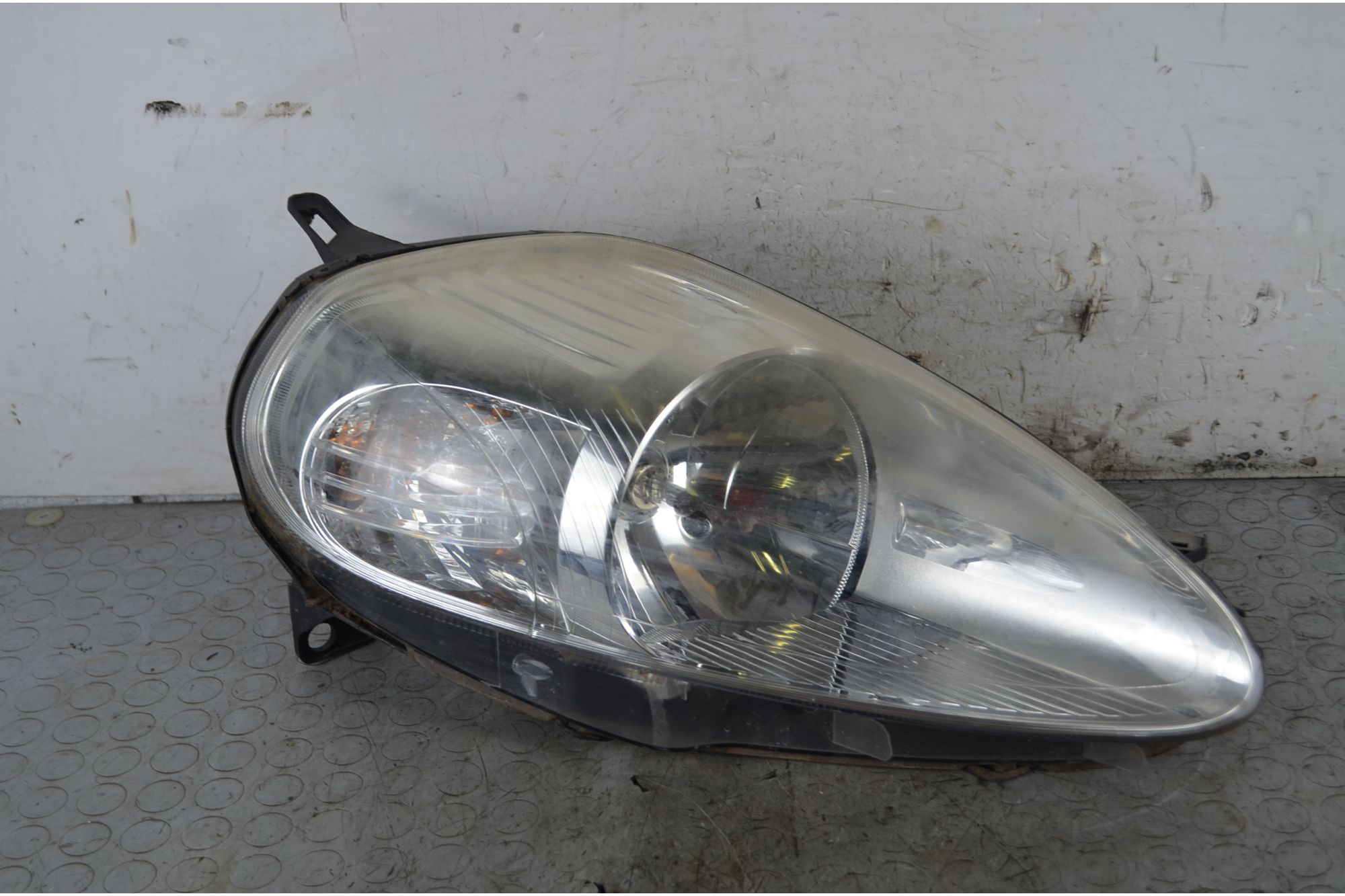 Faro Anteriore DX Fiat Grande Punto Dal 2005 al 2018 Cod 51701594  1749463362636