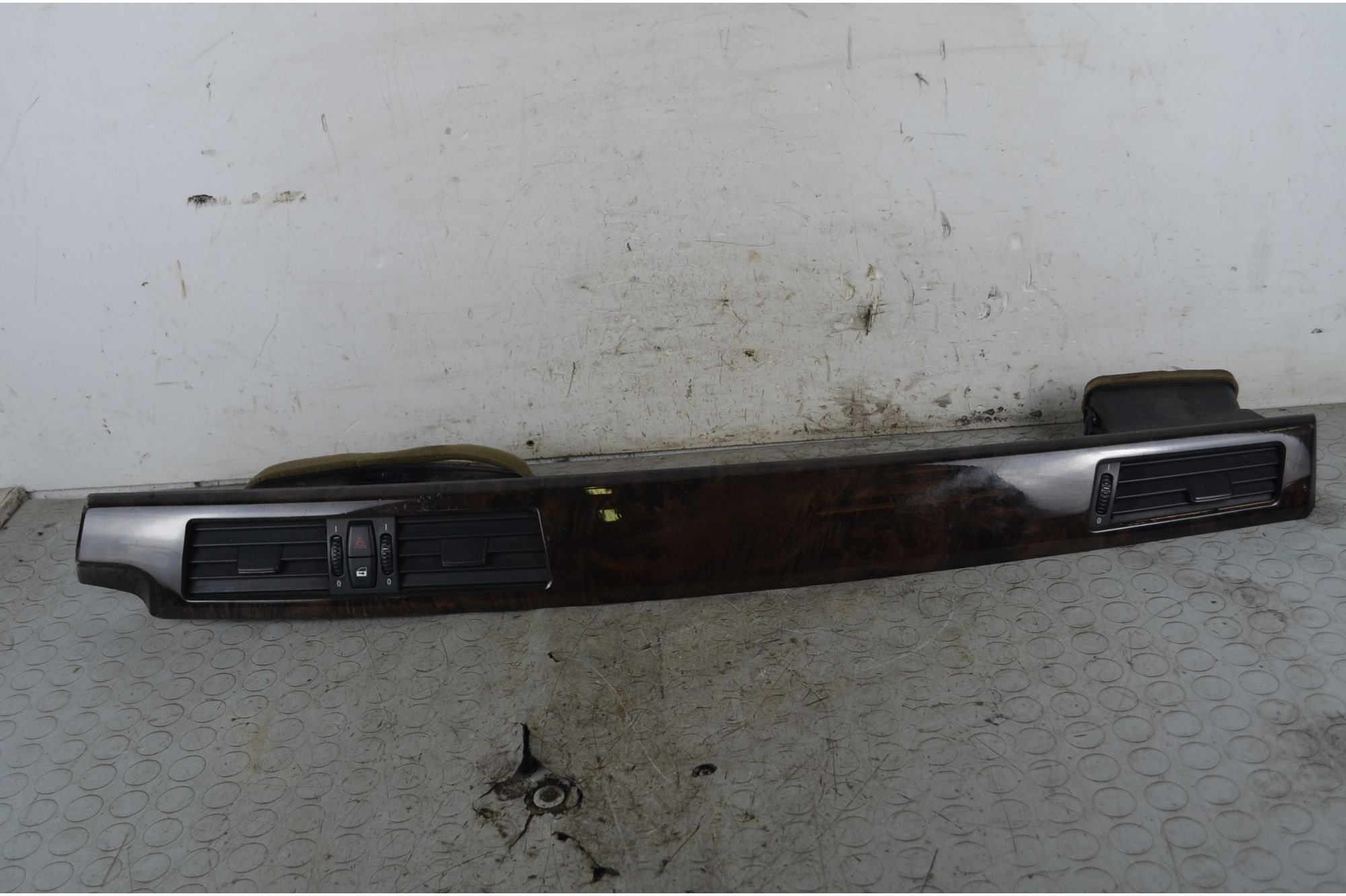 Bocchette Aria Centrali + Pulsantiera Quattro Frecce BMW Serie 5 E60 Dal 2003 al 2010 Cod 6951044-01  1749471800373