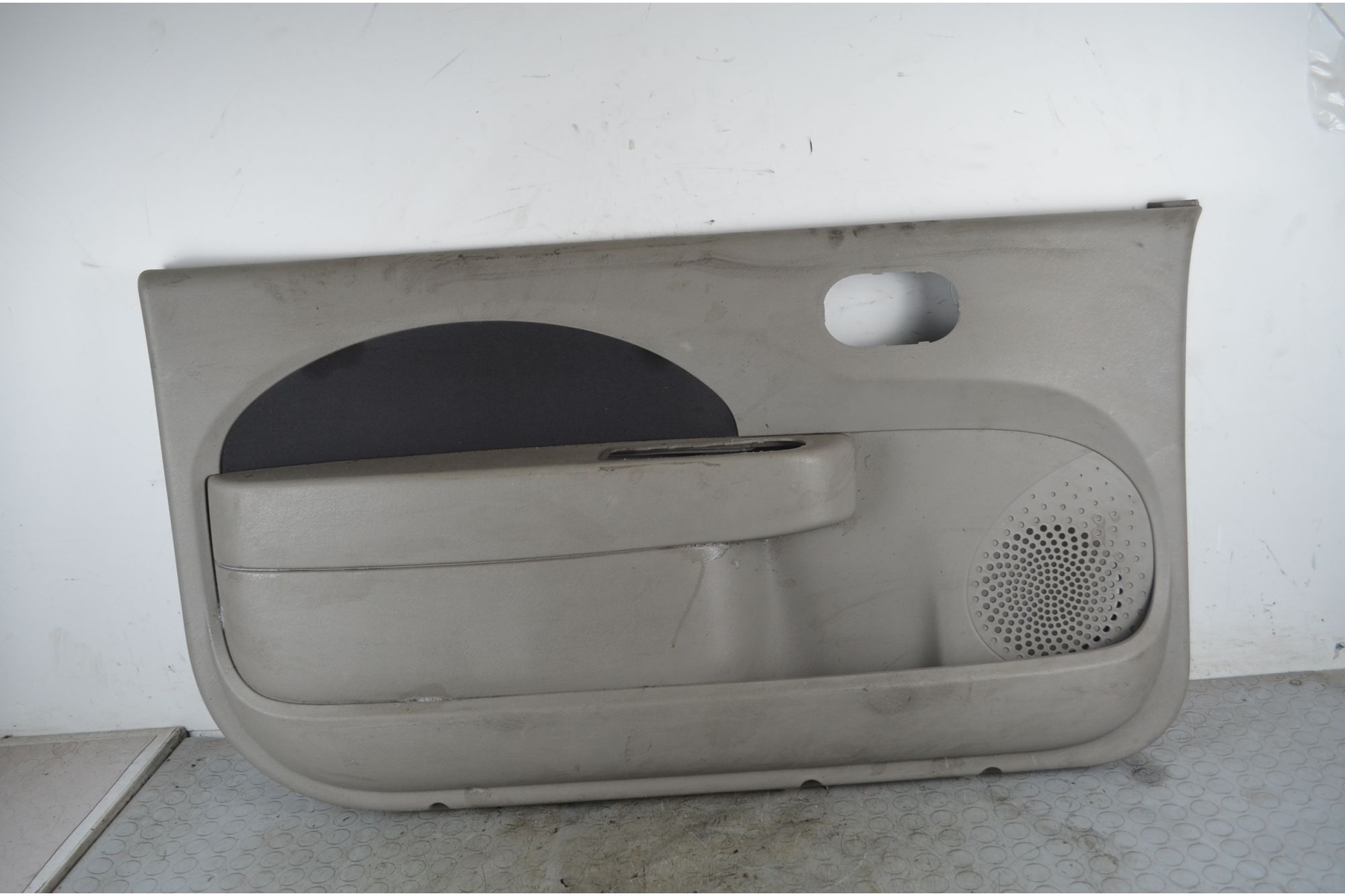Pannello Portiera Anteriore SX Renault Twingo II Dal 2007 al 2012 Cod 8200526989  1749541430820