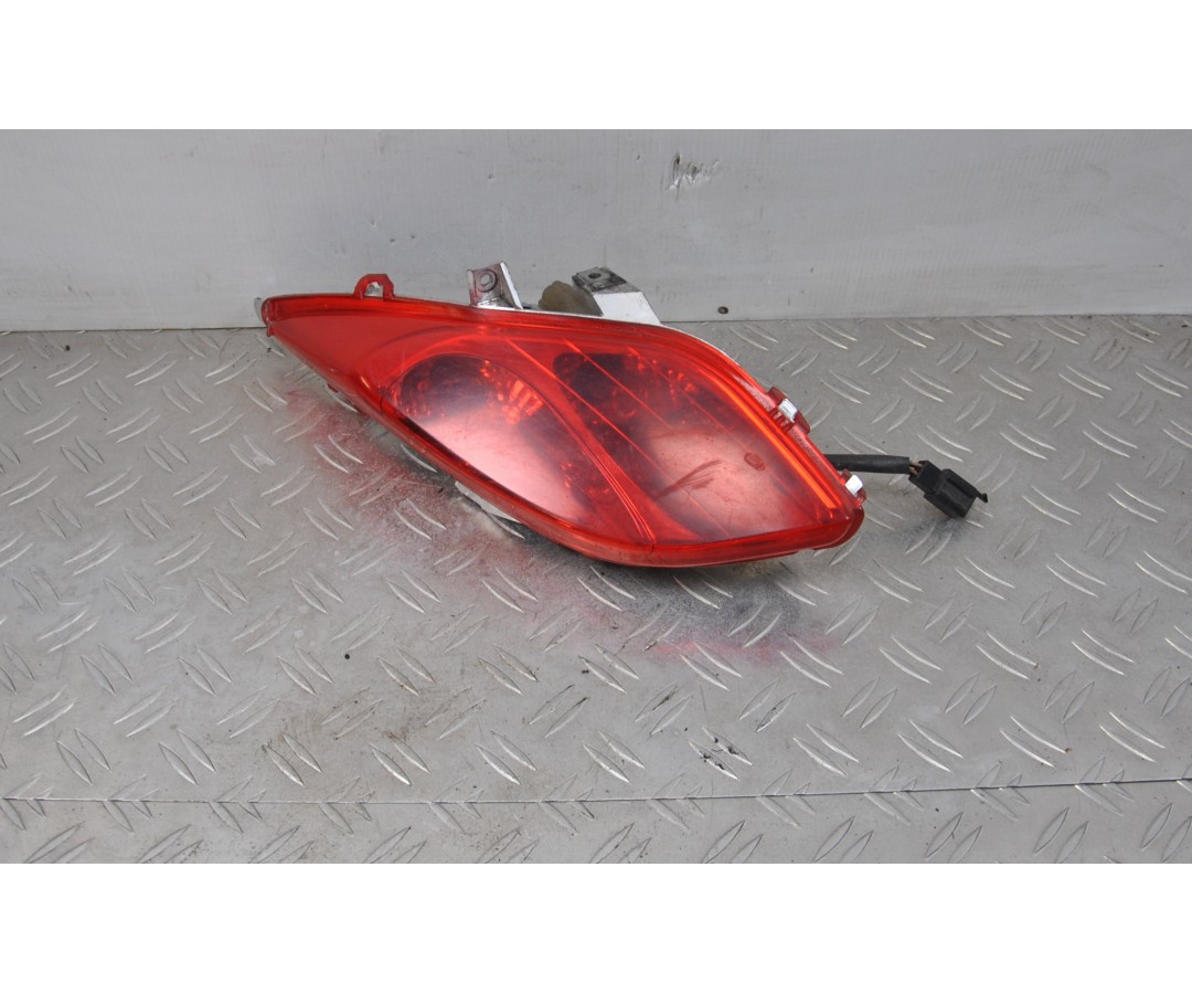 Fanale Stop Posteriore Sinistro Sx Yamaha Xmax X-max 125 / 250 dal 2010 al 2013 cod 3048489  1622206307470