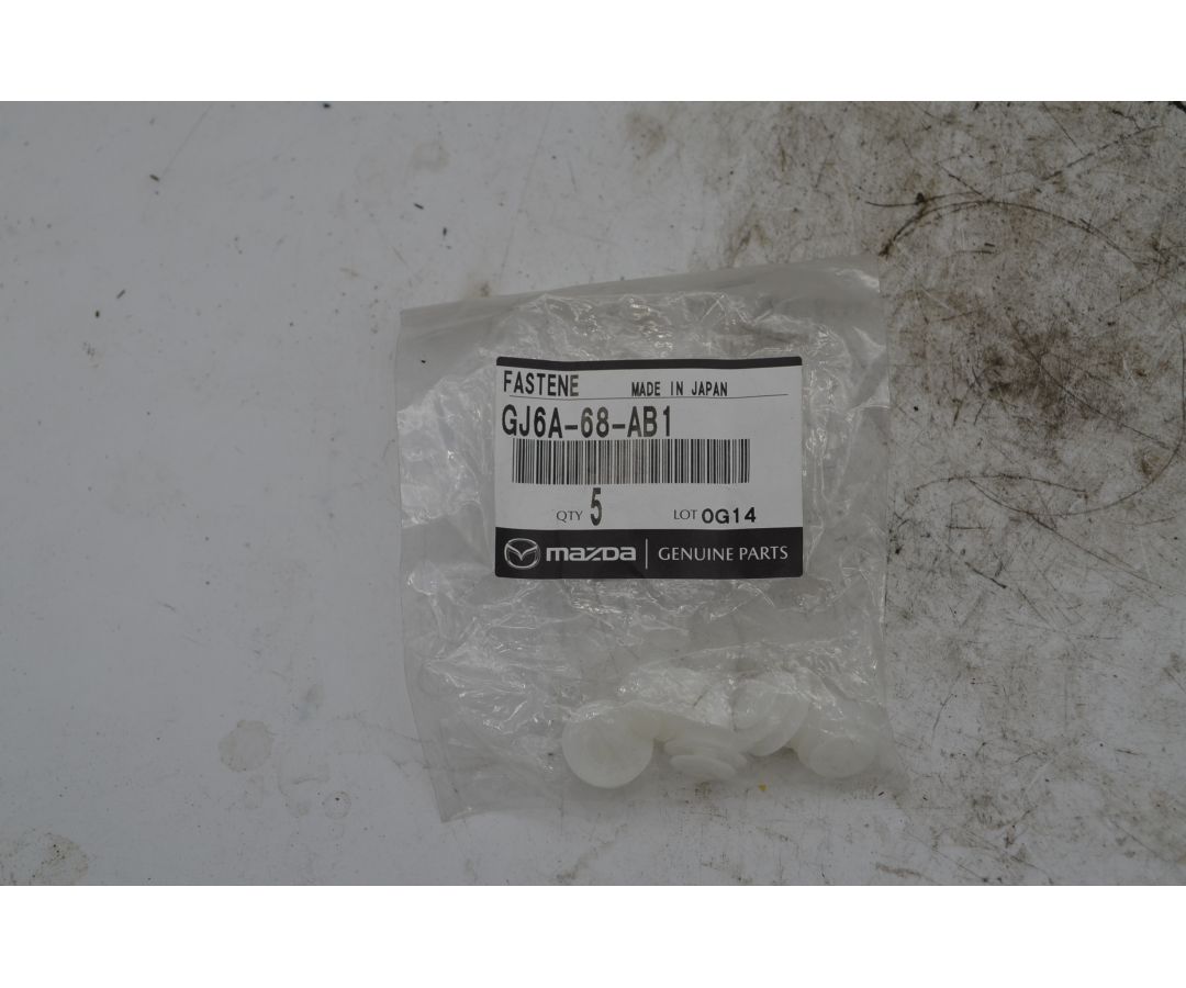 Clip di fissaggio pannello portiera Mazda CX-3 Dal 2017 in poi Cod GJ6A-68-AB1 1749564138819 Clip di fissaggio pannello portiera Mazda CX-3 Dal 2017 in poi Cod GJ6A-68-AB1 1749564138819