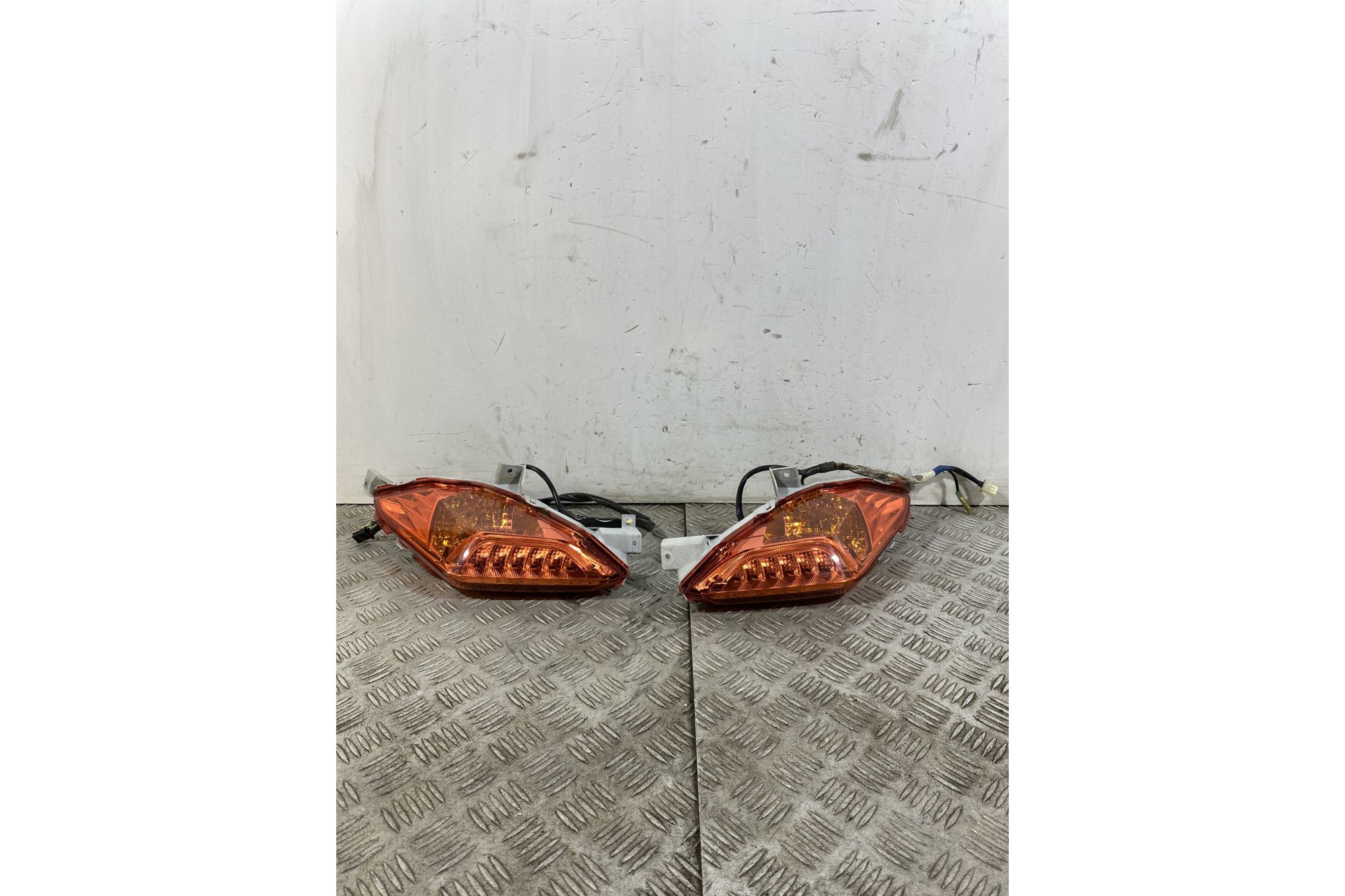 Fanale Stop Posteriore Yamaha Xmax X-max 300 dal 2017 al 2020  1749631371811
