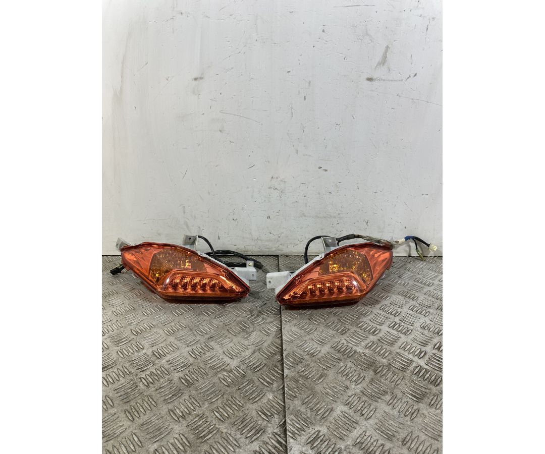 Fanale Stop Posteriore Yamaha Xmax X-max 300 dal 2017 al 2020 1749631371811 Fanale Stop Posteriore Yamaha Xmax X-max 300 dal 2017 al 2020 1749631371811