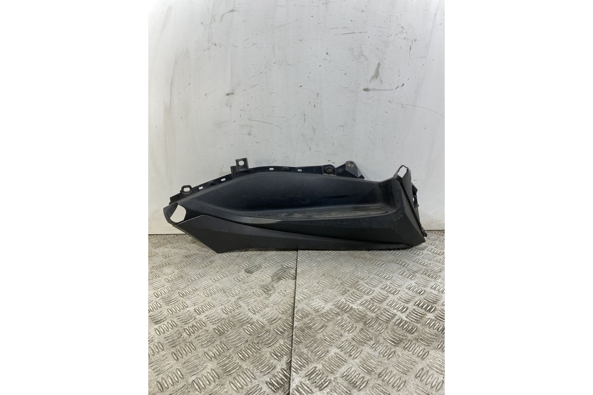 Carena Pedana Poggiapiedi Destro DX Yamaha Xmax X-max 300 dal 2017 al 2020  1749632421881