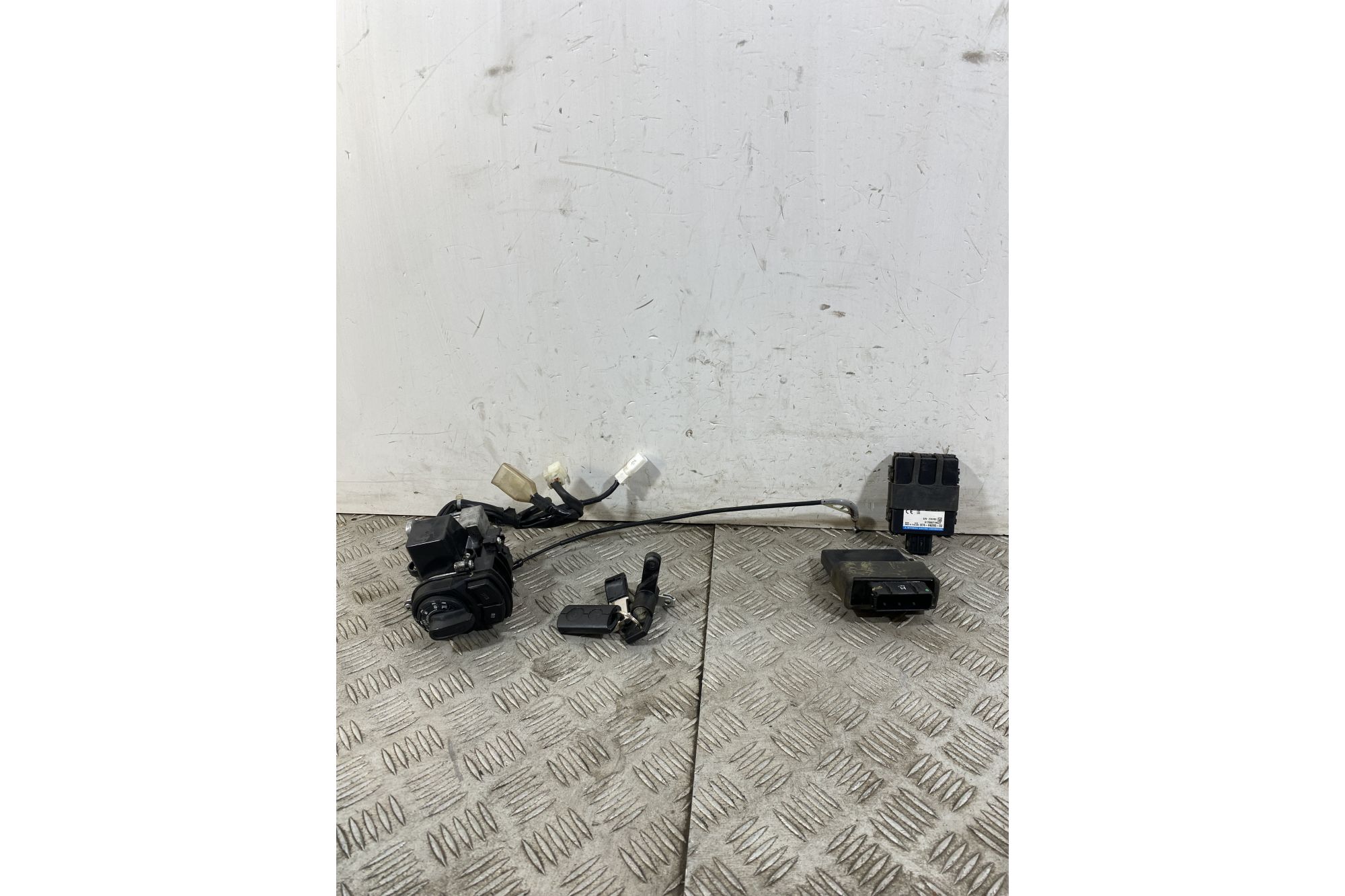 Kit Chiave Yamaha Xmax X-max 300 dal 2017 al 2020 COD B74-H6265-05  1749632916066