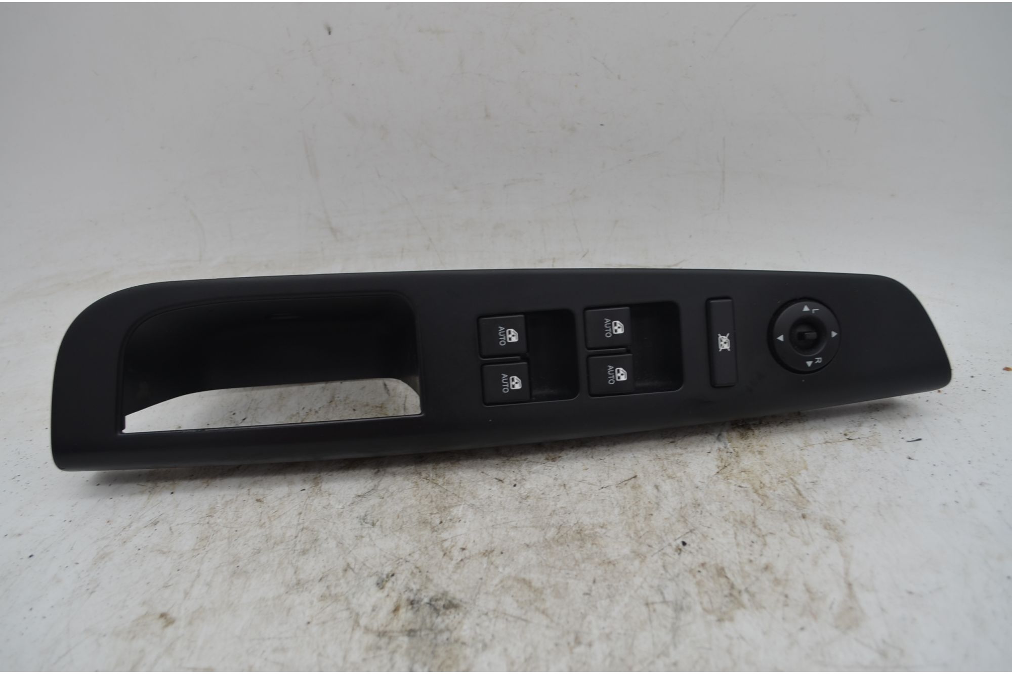 Pulsantiera Alzacristalli Anteriore SX Kia Ceed Dal 2006 al 2012 Cod 93570-1h120  1749635395448