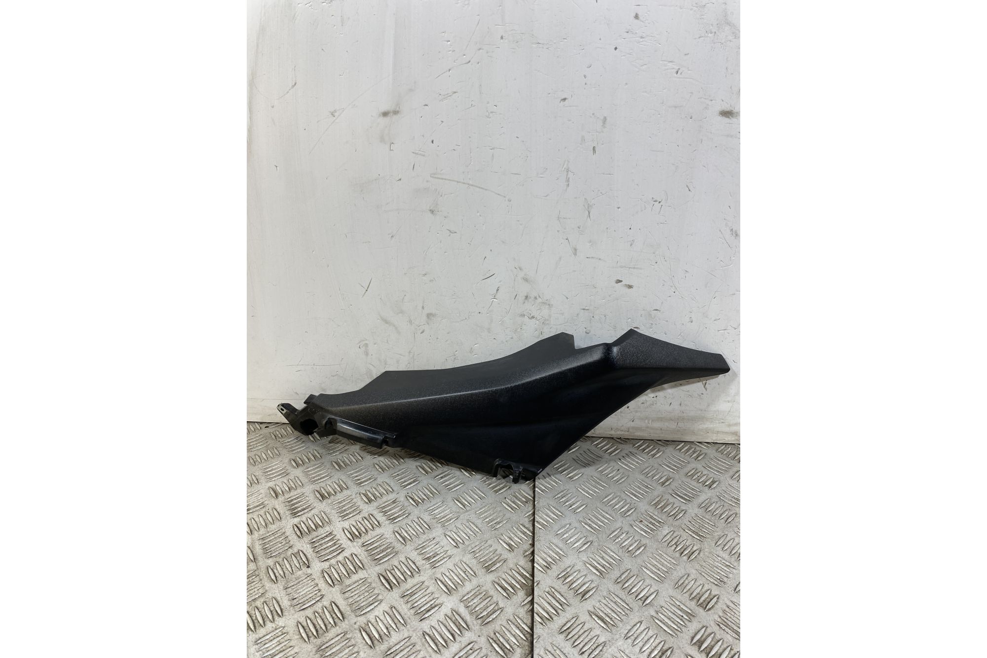 Carena Fianchetto Posteriore Inferiore Destro DX Yamaha Xmax X-max 300 dal 2017 al 2020  1749807833013