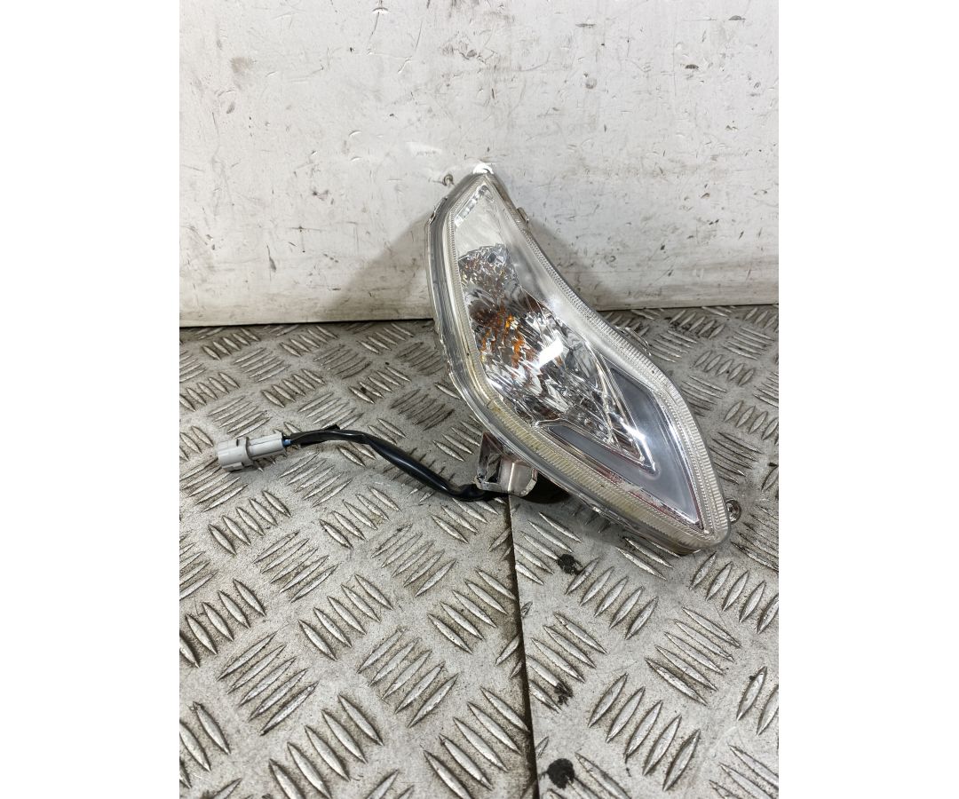 Freccia Anteriore Destra Dx Piaggio Medley 125 Del 2020 1749827899341 Freccia Anteriore Destra Dx Piaggio Medley 125 Del 2020 1749827899341