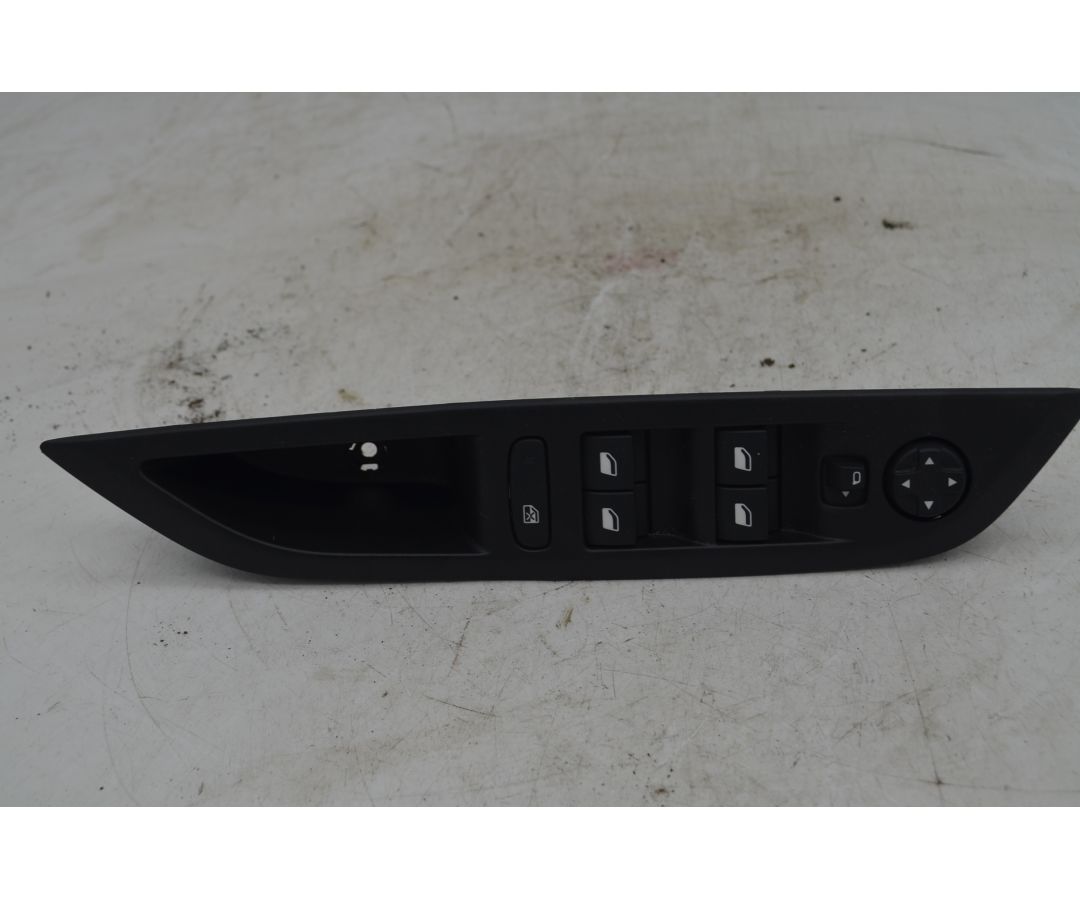 Pulsantiera Alzacristalli Anteriore SX Peugeot 208 Dal 2023 in poi Cod 10025552-18 1750057921405 Pulsantiera Alzacristalli Anteriore SX Peugeot 208 Dal 2023 in poi Cod 10025552-18 1750057921405