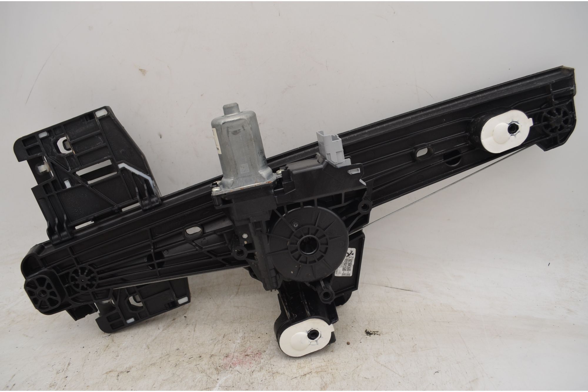 Motorino Alzavetro Posteriore DX Peugeot 208 Dal 2023 in poi Cod 9829045580-00  1750064618831