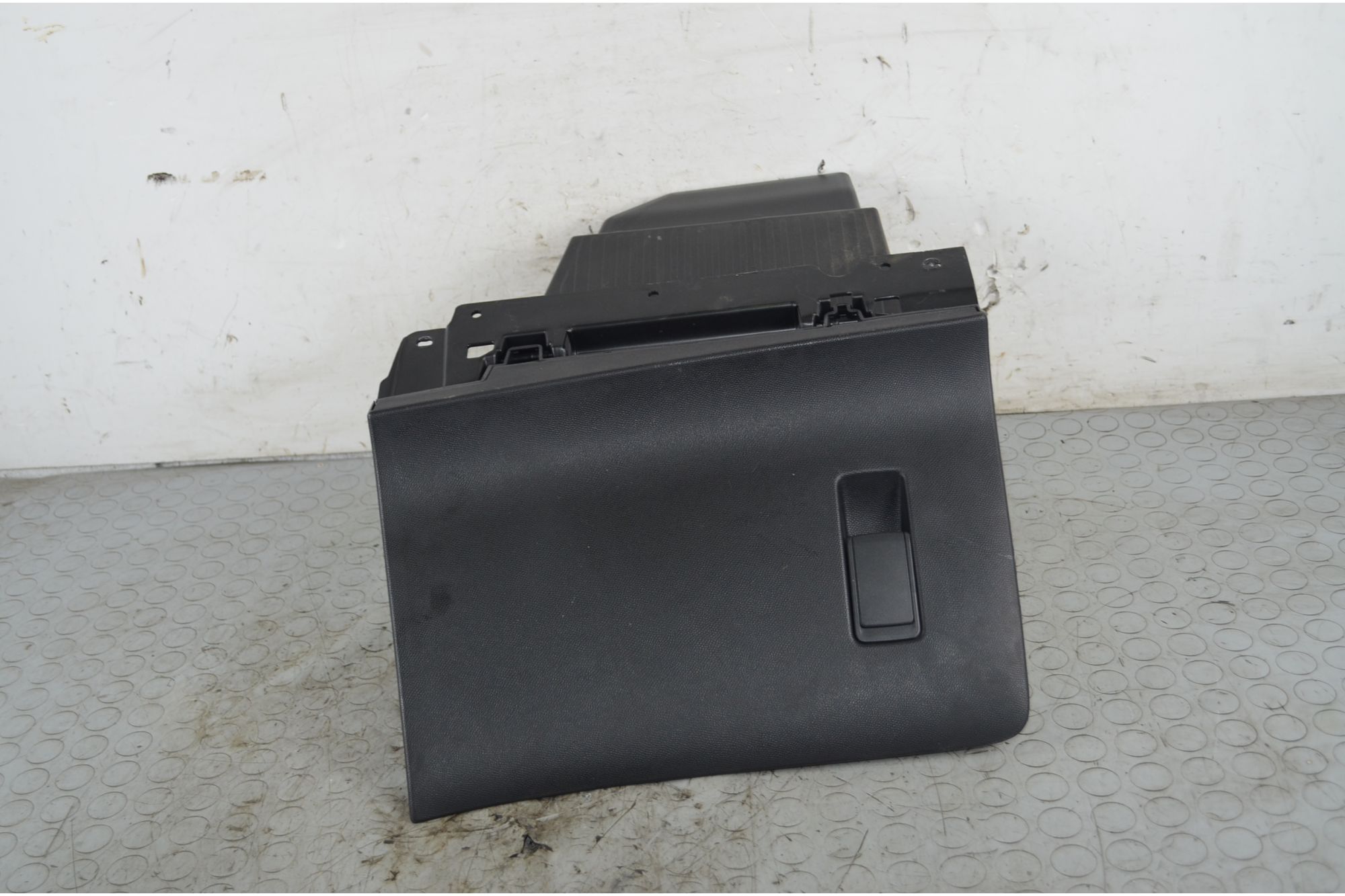Vano Portaoggetti Peugeot 208 Dal 2023 in poi Cod 9672847480  1750084164370