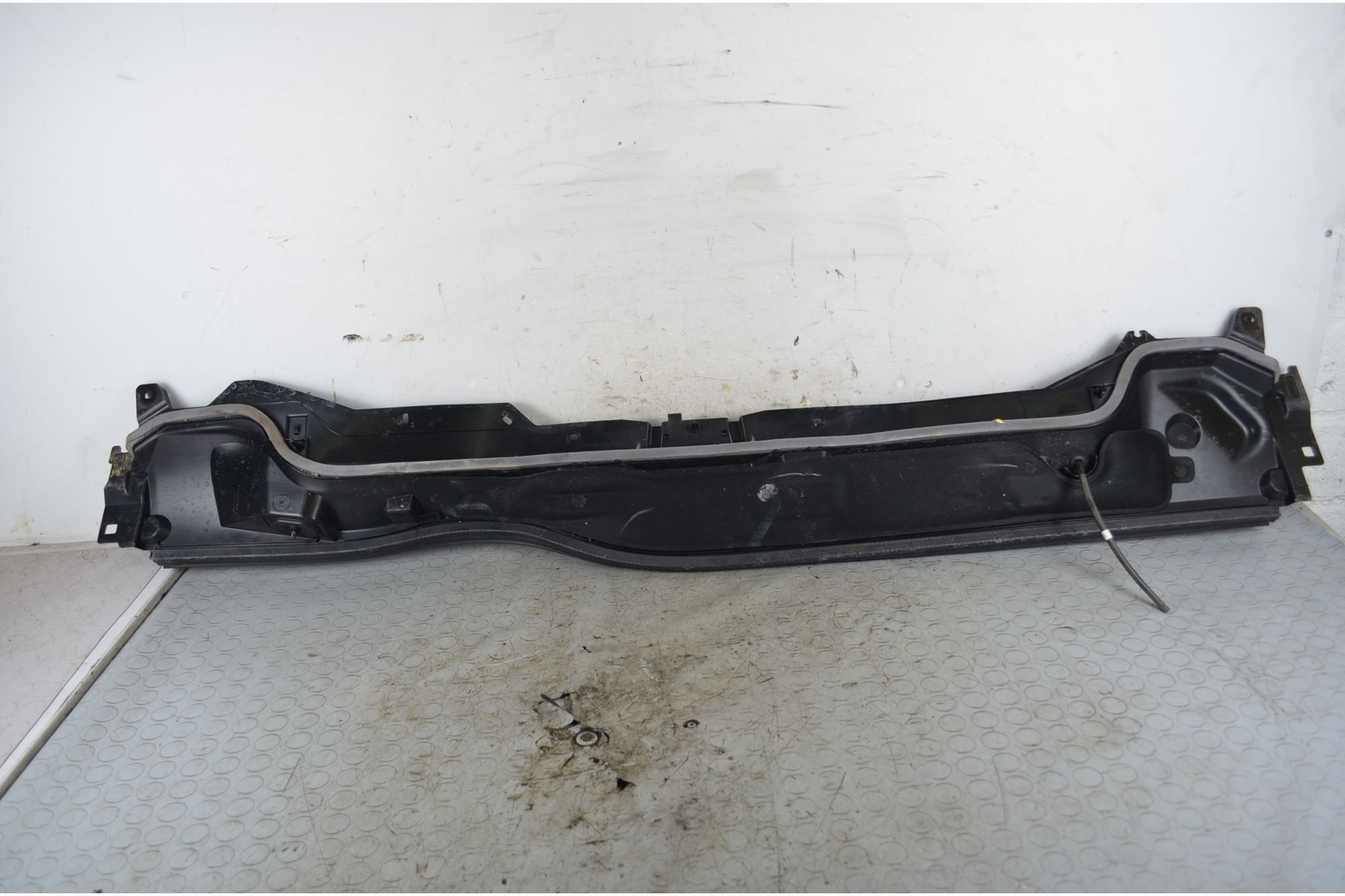 Griglia Modanatura Gocciolatoio Centrale Peugeot 208 Dal 2023 in poi Cod 9820793980  1750145732258