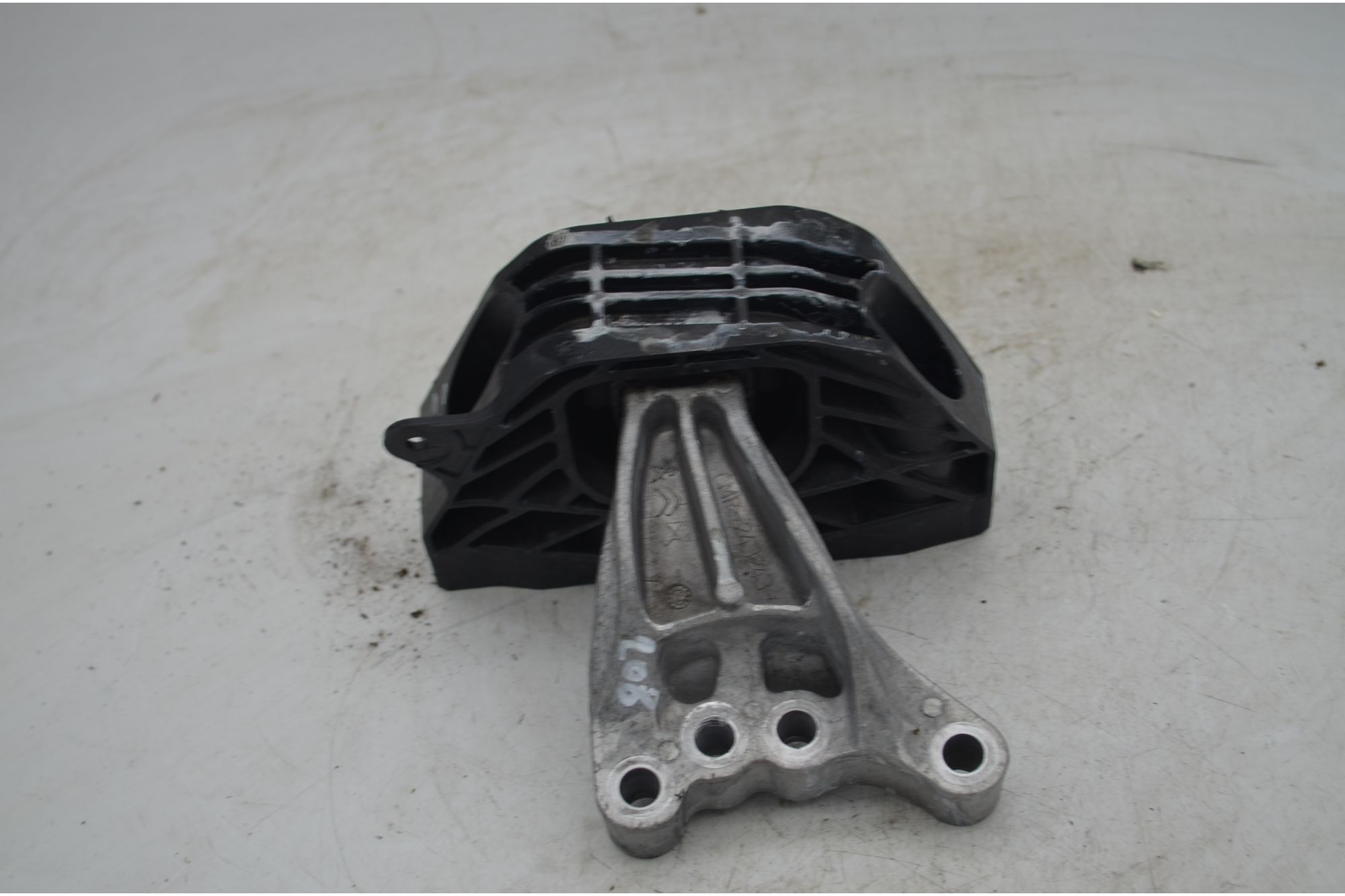 Supporto motore DX Peugeot 208 Dal 2023 in poi Cod CMP-243243  1750156813472