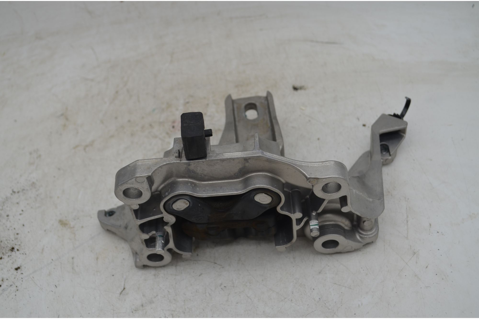 Supporto cambio Peugeot 208 Dal 2023 in poi Cod 9824296180  1750157210287