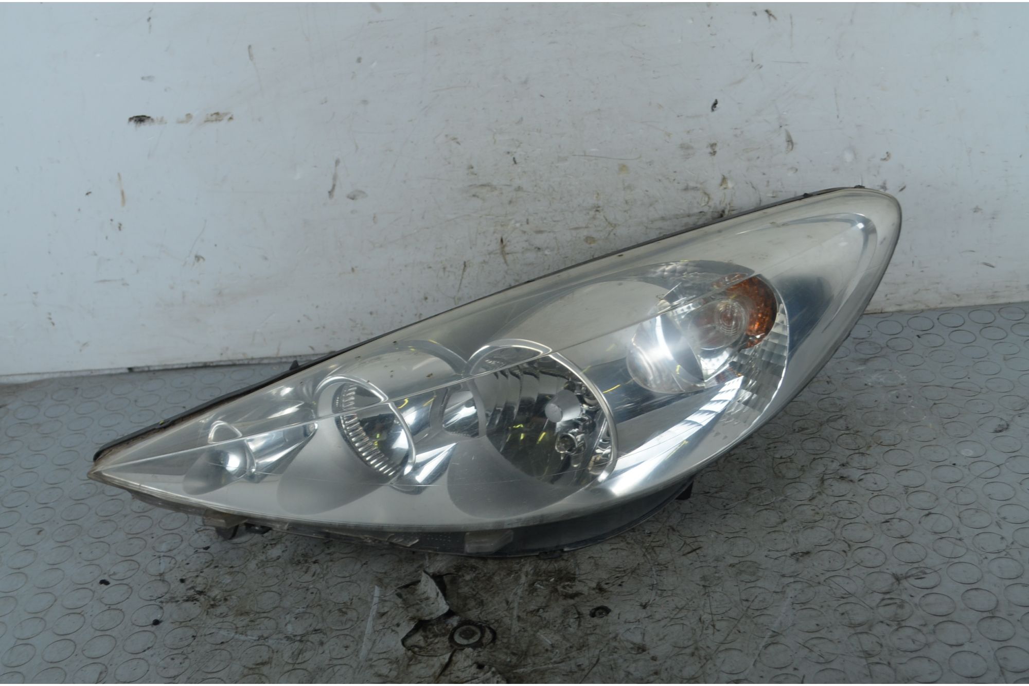 Faro Anteriore SX Peugeot 206 Plus Dal 2009 al 2012 Cod 6208P3  1750229812005