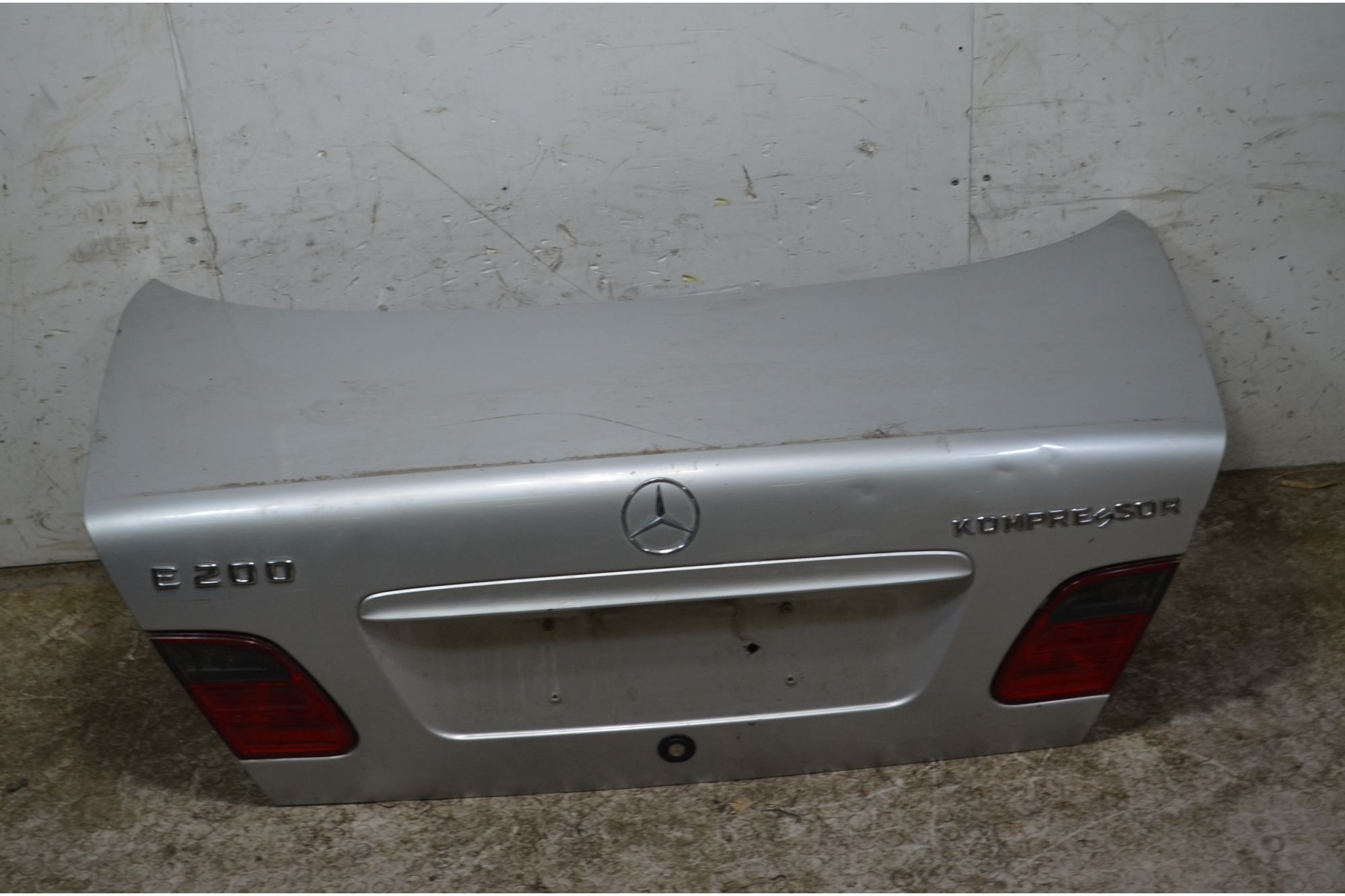 Portellone Bagagliaio Posteriore Mercedes Classe E W210 Dal 1995 al 2002 Cod A2107500075  1750238551636
