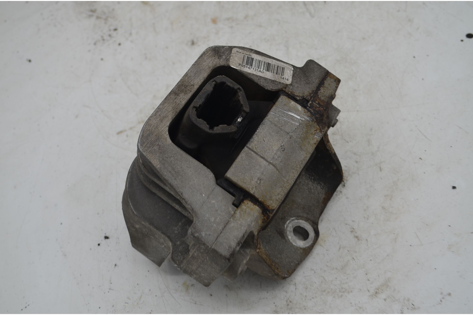 Supporto motore SX Fiat Freemont Dal 2011 al 2015 Cod P05147131AD  1750251135714