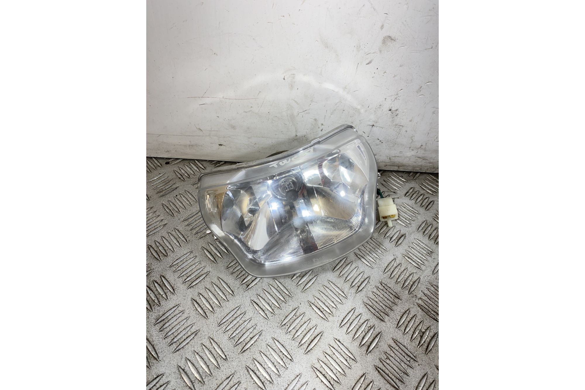 Faro Fanale Anteriore Peugeot Tweet 125 / 150 dal 2010 al 2014  1750255883604