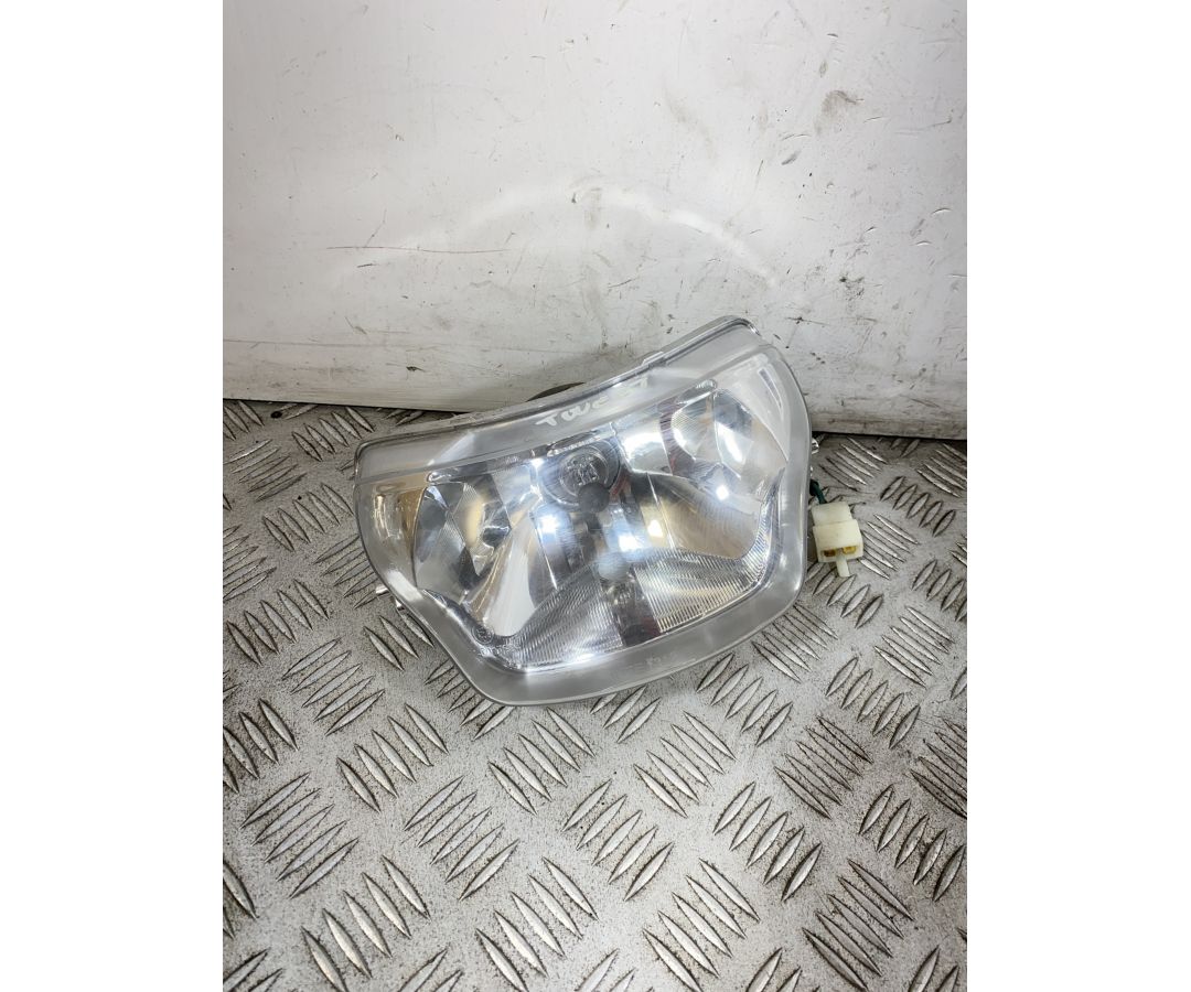 Faro Fanale Anteriore Peugeot Tweet 125 / 150 dal 2010 al 2014 1750255883604 Faro Fanale Anteriore Peugeot Tweet 125 / 150 dal 2010 al 2014 1750255883604