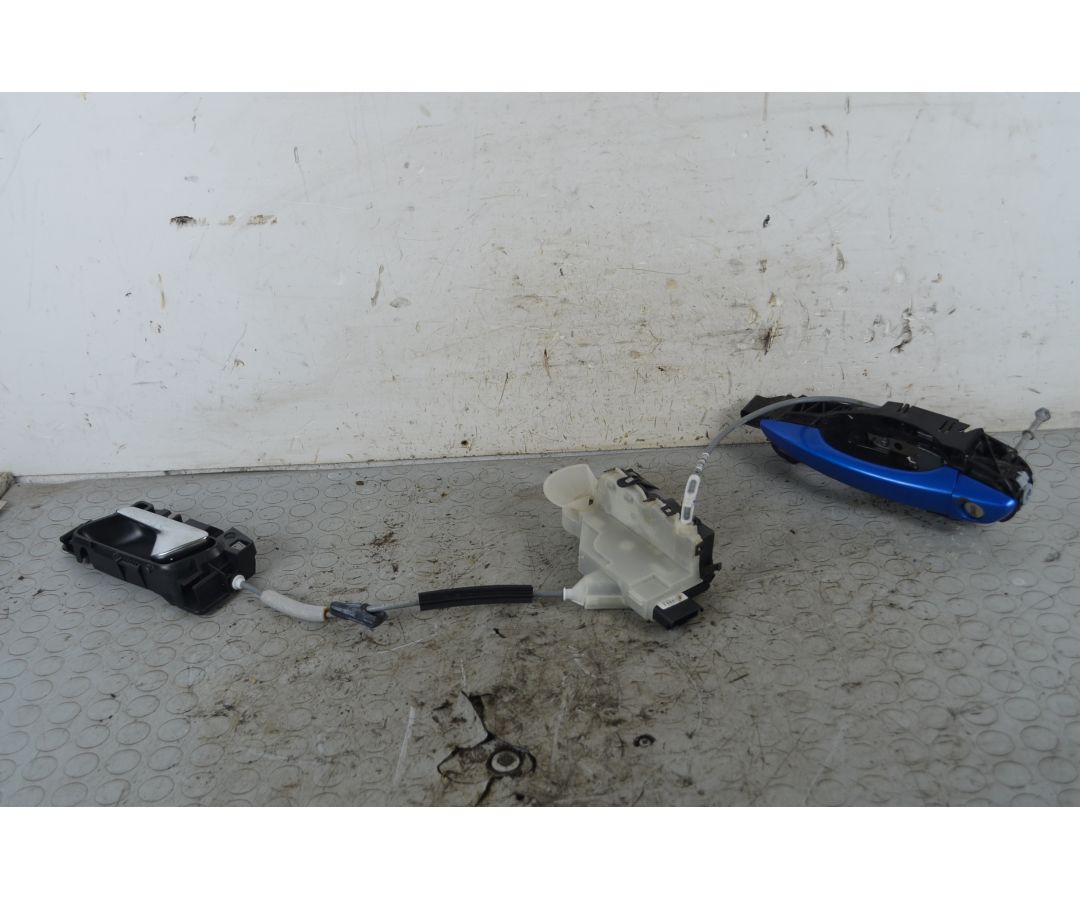 Maniglia Interna Anteriore SX + Maniglia Esterna Peugeot 208 Dal 2023 in poi Cod A006AB01 1750315309822 Maniglia Interna Anteriore SX + Maniglia Esterna Peugeot 208 Dal 2023 in poi Cod A006AB01 1750315309822