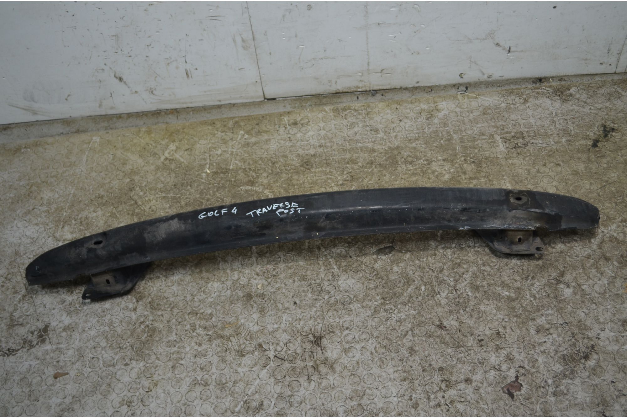Traversa posteriore posteriore Volkswagen Golf IV Dal 1997 al 2004 Cod 1J0807305  1750316833081