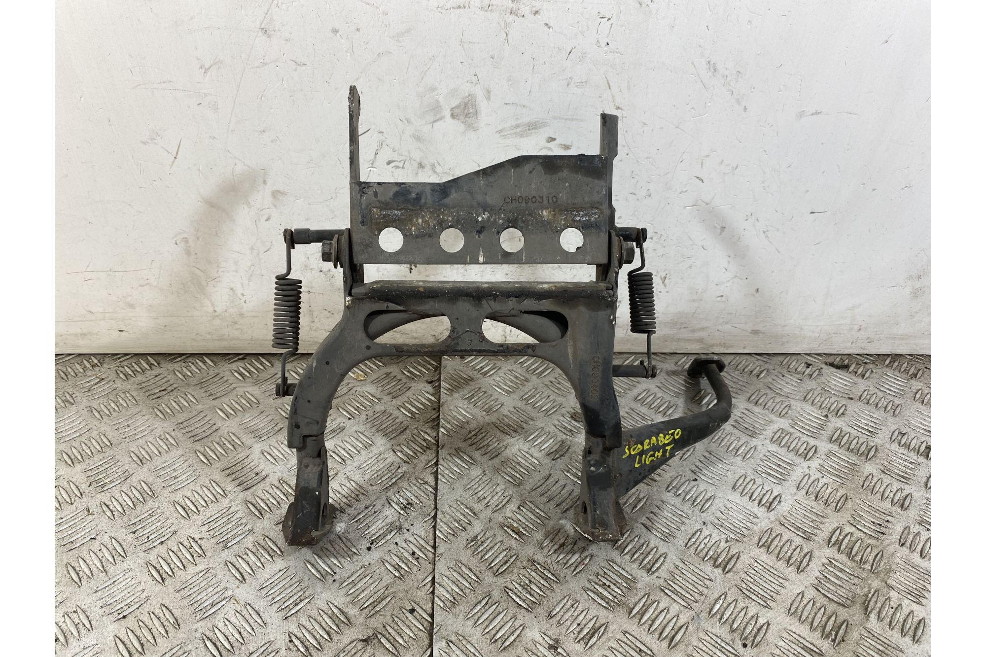 Cavalletto Centrale Aprilia Scarabeo Light 125 / 200 dal 2007 al 2013  1750326442044