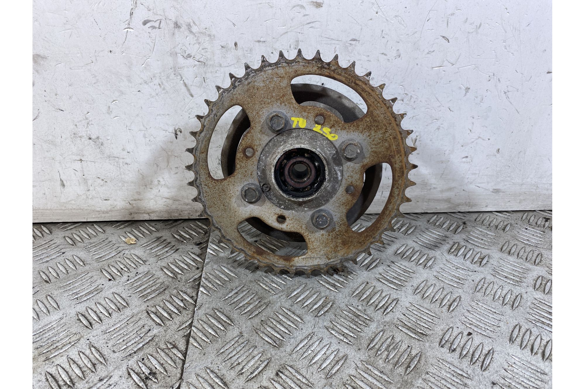 Mozzo Corona Trasmissione Suzuki TU 250 X dal 1997 al 2003  1750327059937