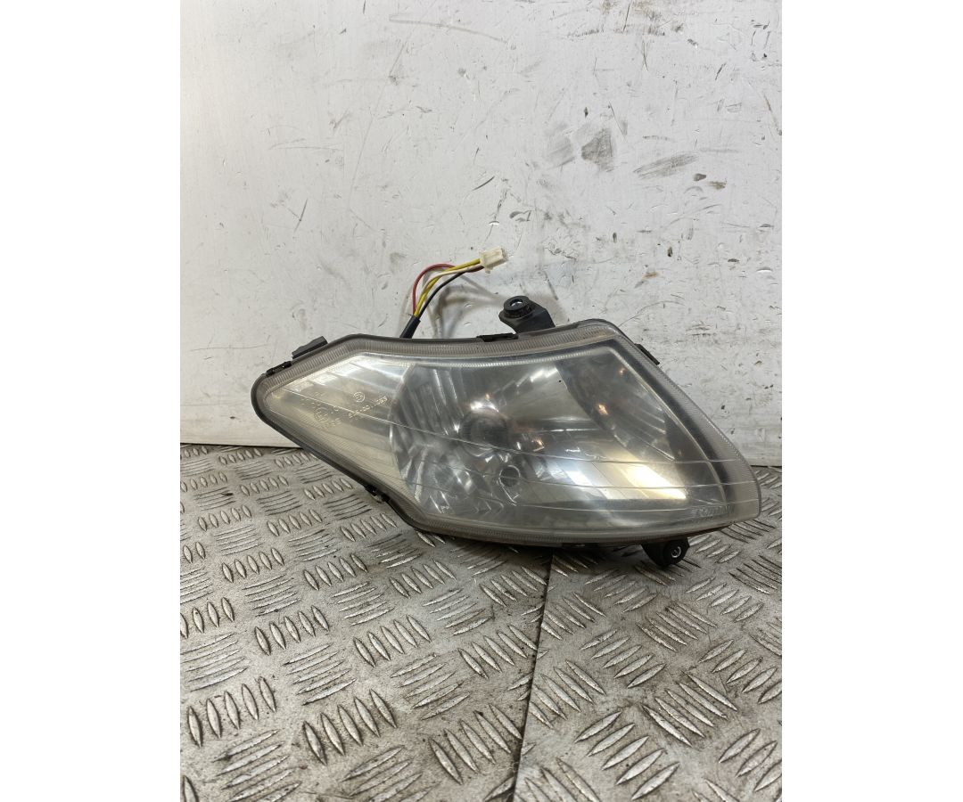 Faro Fanale Anteriore Destro DX Adiva AD 3 300 Del 2020 1750345032684 Faro Fanale Anteriore Destro DX Adiva AD 3 300 Del 2020 1750345032684
