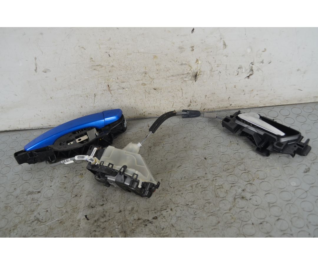 Maniglia Interna Posteriore SX + Maniglia Esterna Peugeot 208 Dal 2023 in poi Cod 9802977390 1750422378162 Maniglia Interna Posteriore SX + Maniglia Esterna Peugeot 208 Dal 2023 in poi Cod 9802977390 1750422378162