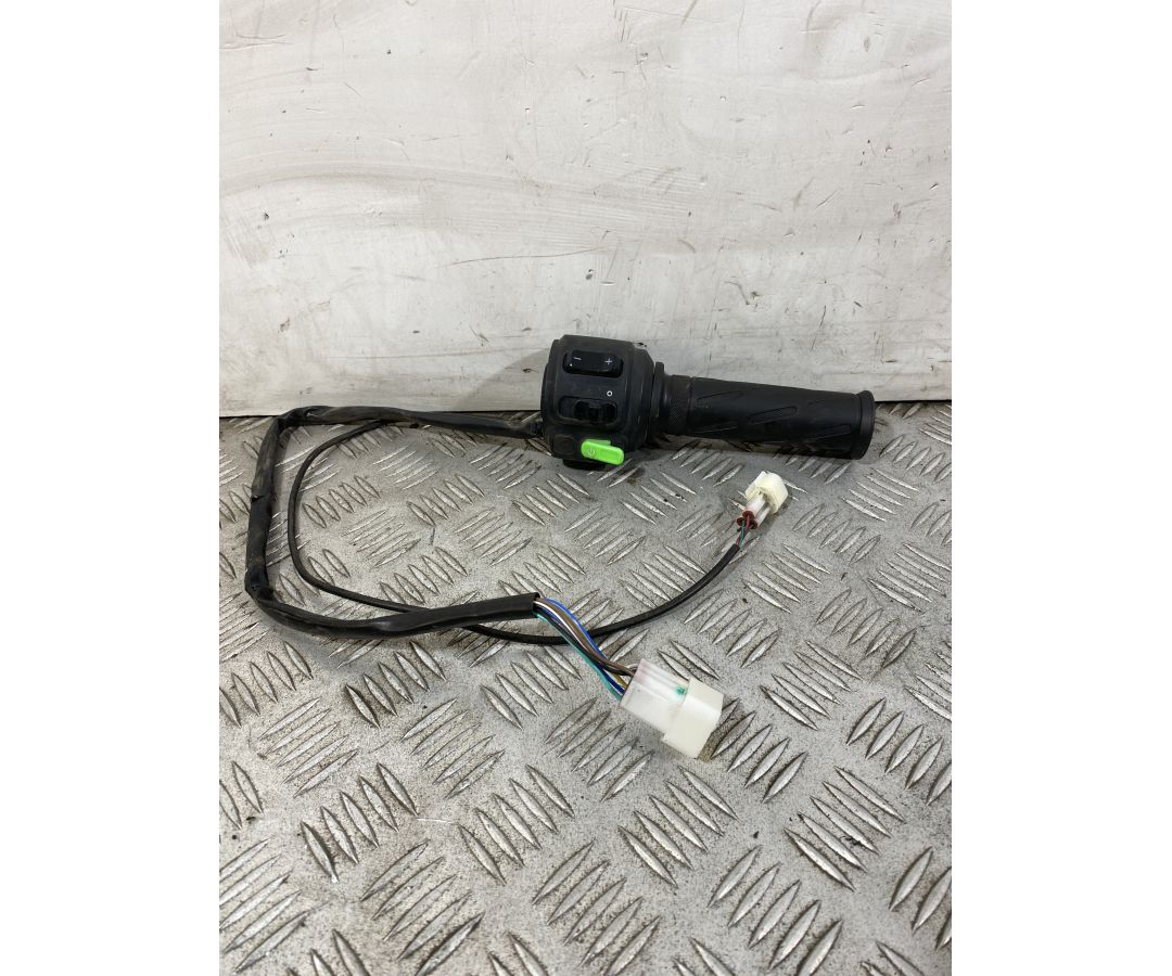 Commutatore Devio Luci Destro DX Con Manopola Niu NQI GTS Dal 2020 al 2024 1750948825362 Commutatore Devio Luci Destro DX Con Manopola Niu NQI GTS Dal 2020 al 2024 1750948825362