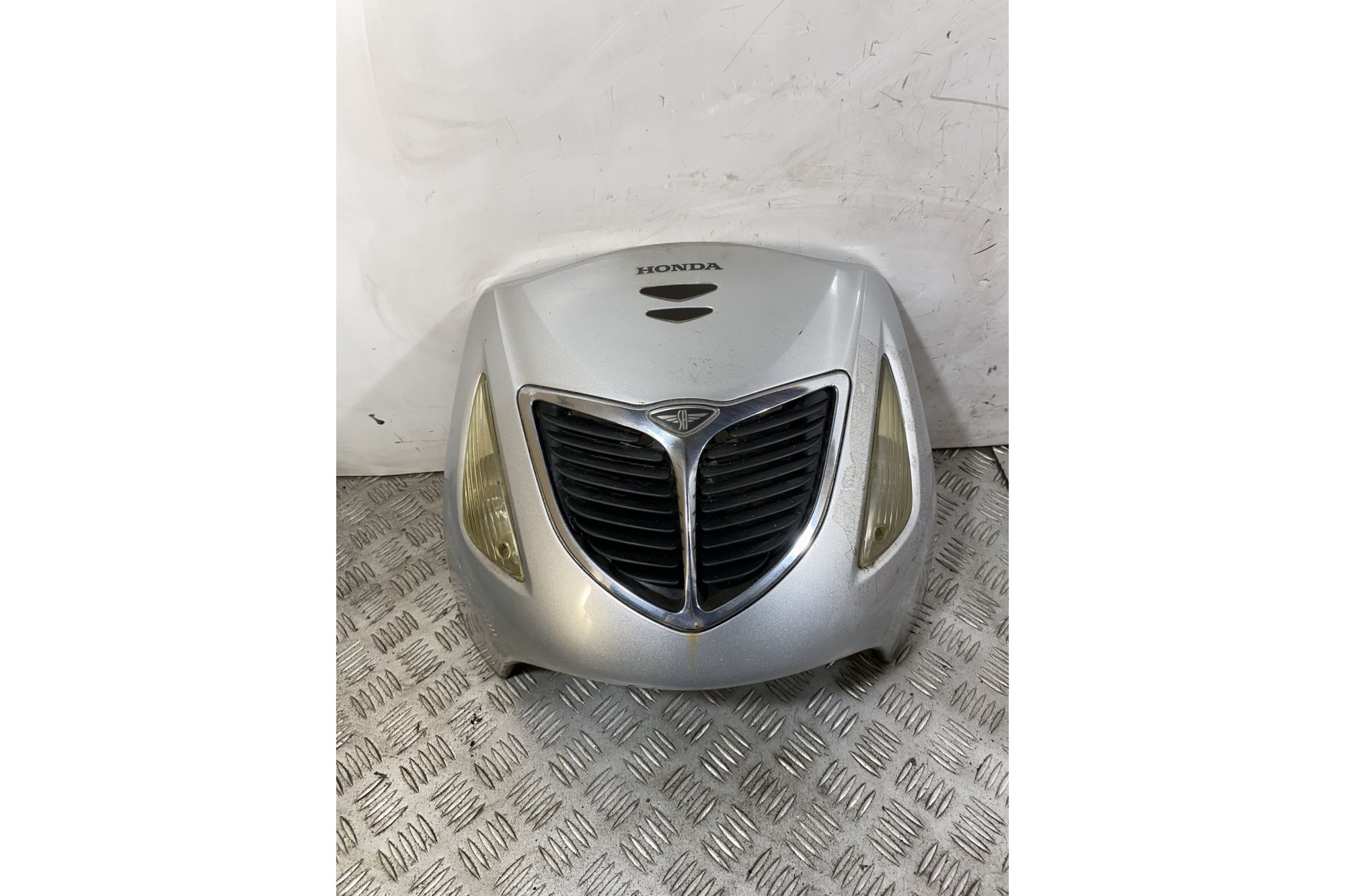 Carena Scudo Anteriore Honda SH 125 / 150 carburatore dal 2001 al 2004  1751271253846