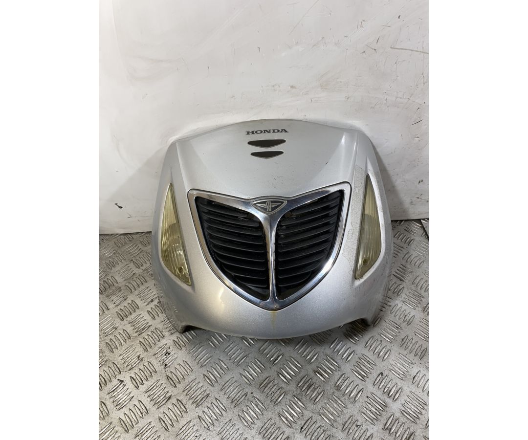 Carena Scudo Anteriore Honda SH 125 / 150 carburatore dal 2001 al 2004 1751271253846 Carena Scudo Anteriore Honda SH 125 / 150 carburatore dal 2001 al 2004 1751271253846