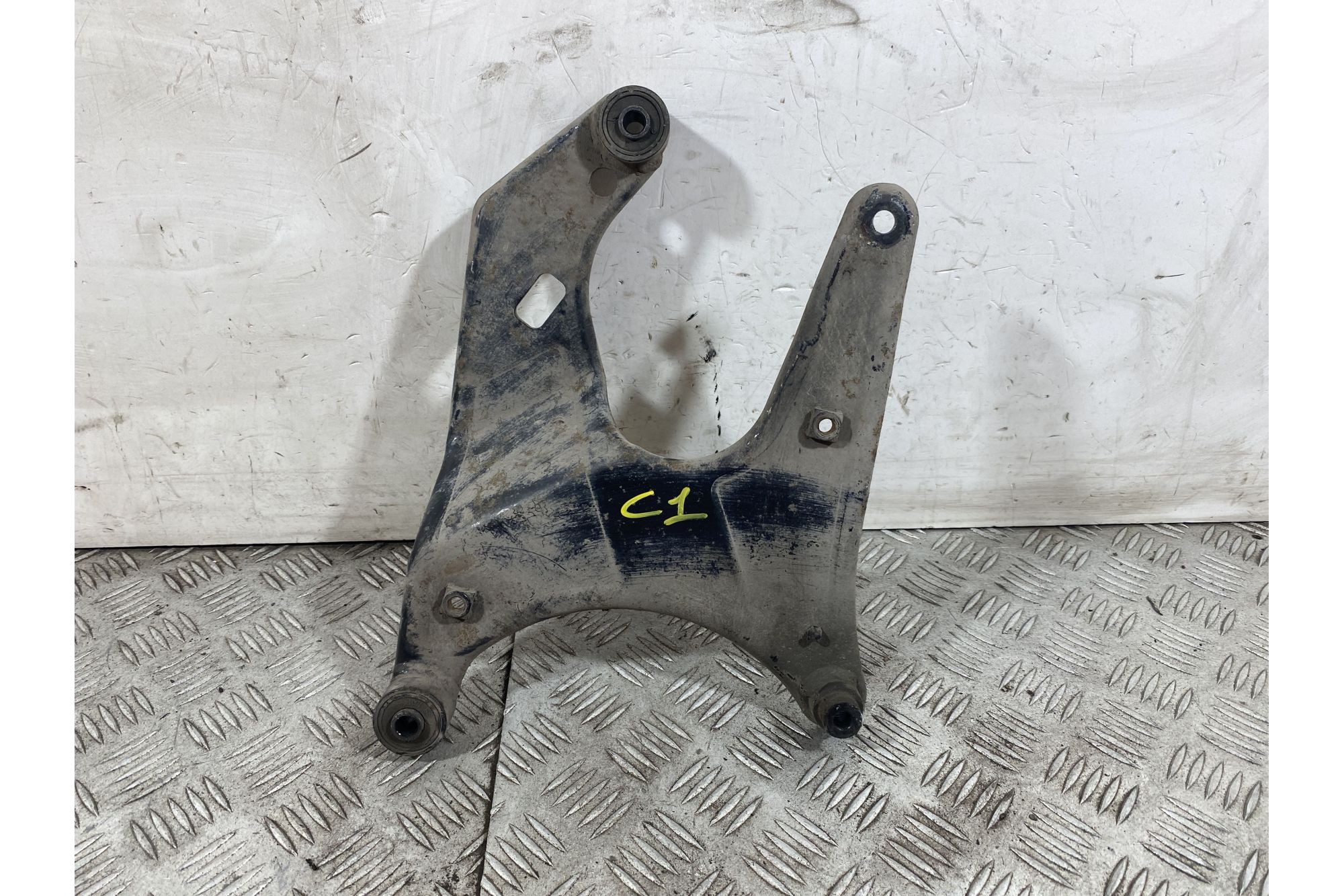 Staffa Supporto marmitta BMW C1 200 dal 2000 al 2004  1751273365455