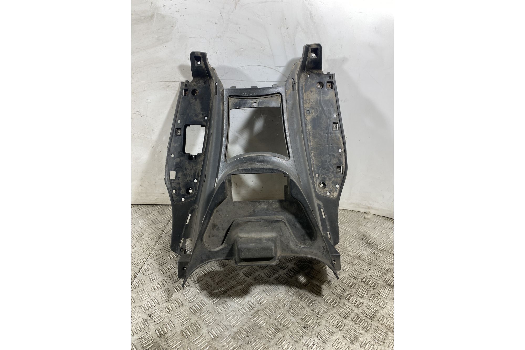 Carena Pedana Poggiapiedi Kymco Xciting 300 R dal 2007 al 2014  1751376911238