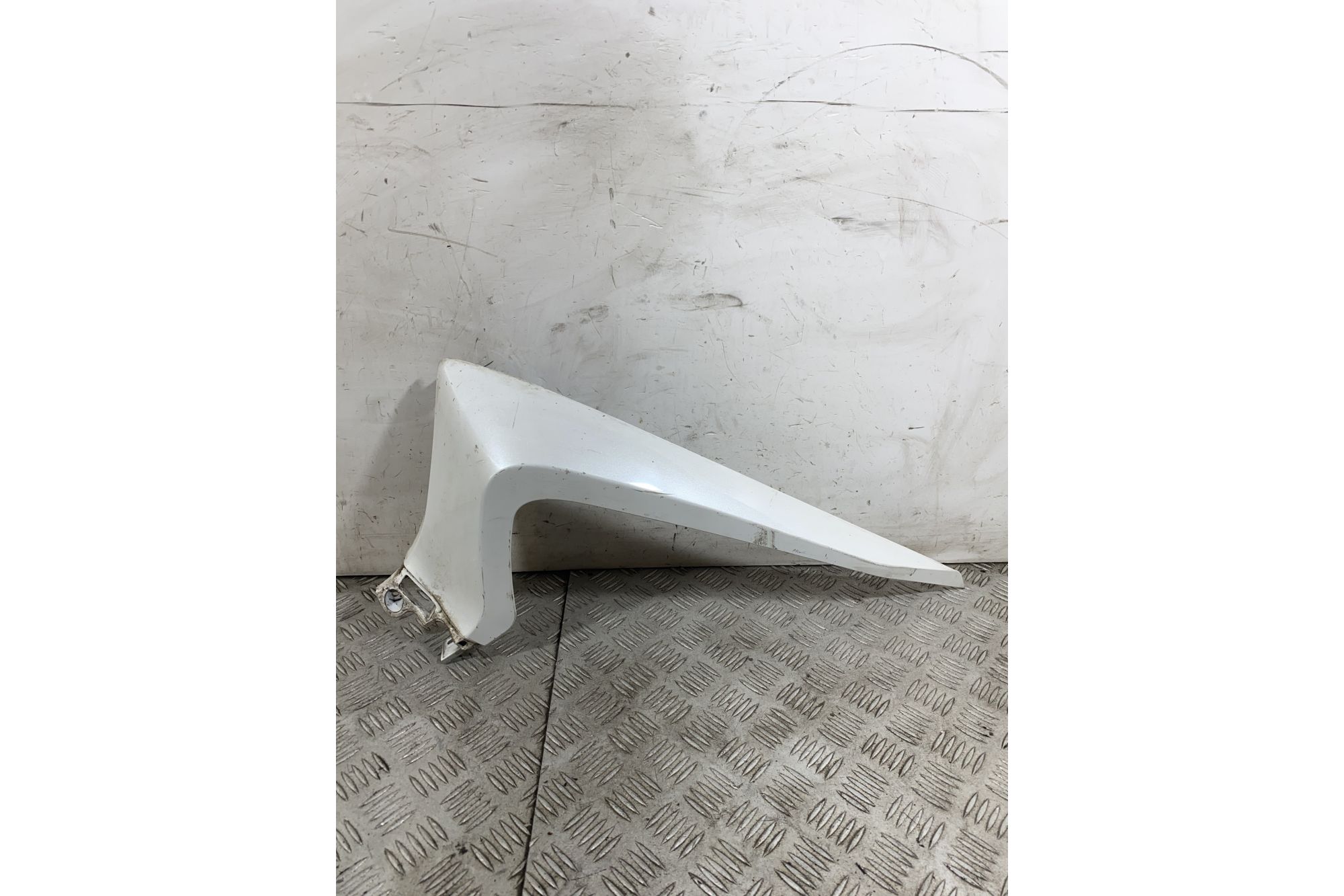 Carena Centrale Inferiore Sottopedana Destro DX Yamaha Xmax X-max 250 dal 2005 al 2009  1751382732032