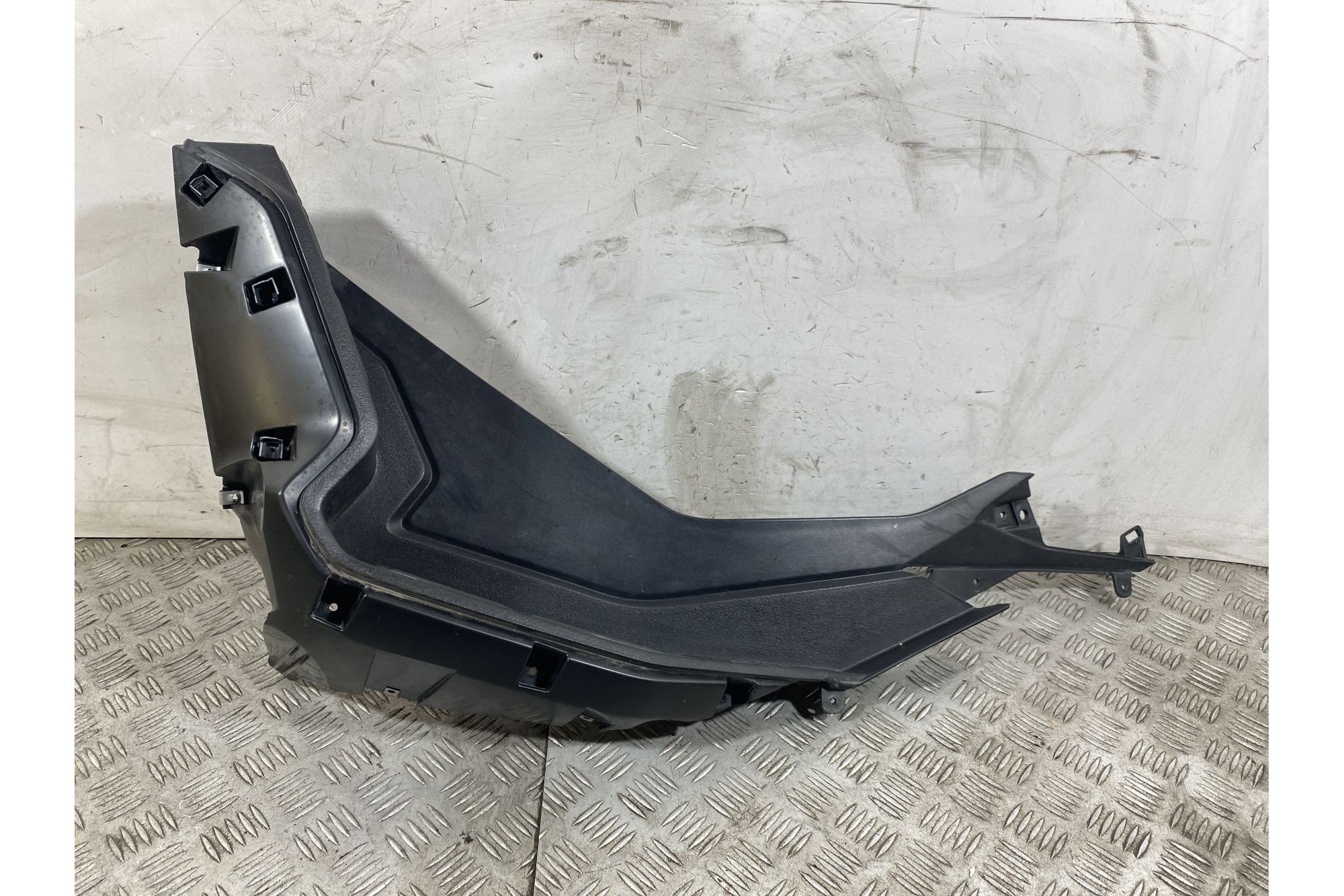 Carena Pedana Poggiapiedi Sinistra Sx Aprilia SR GT 125 Dal 2022 al 2025  1751537982022